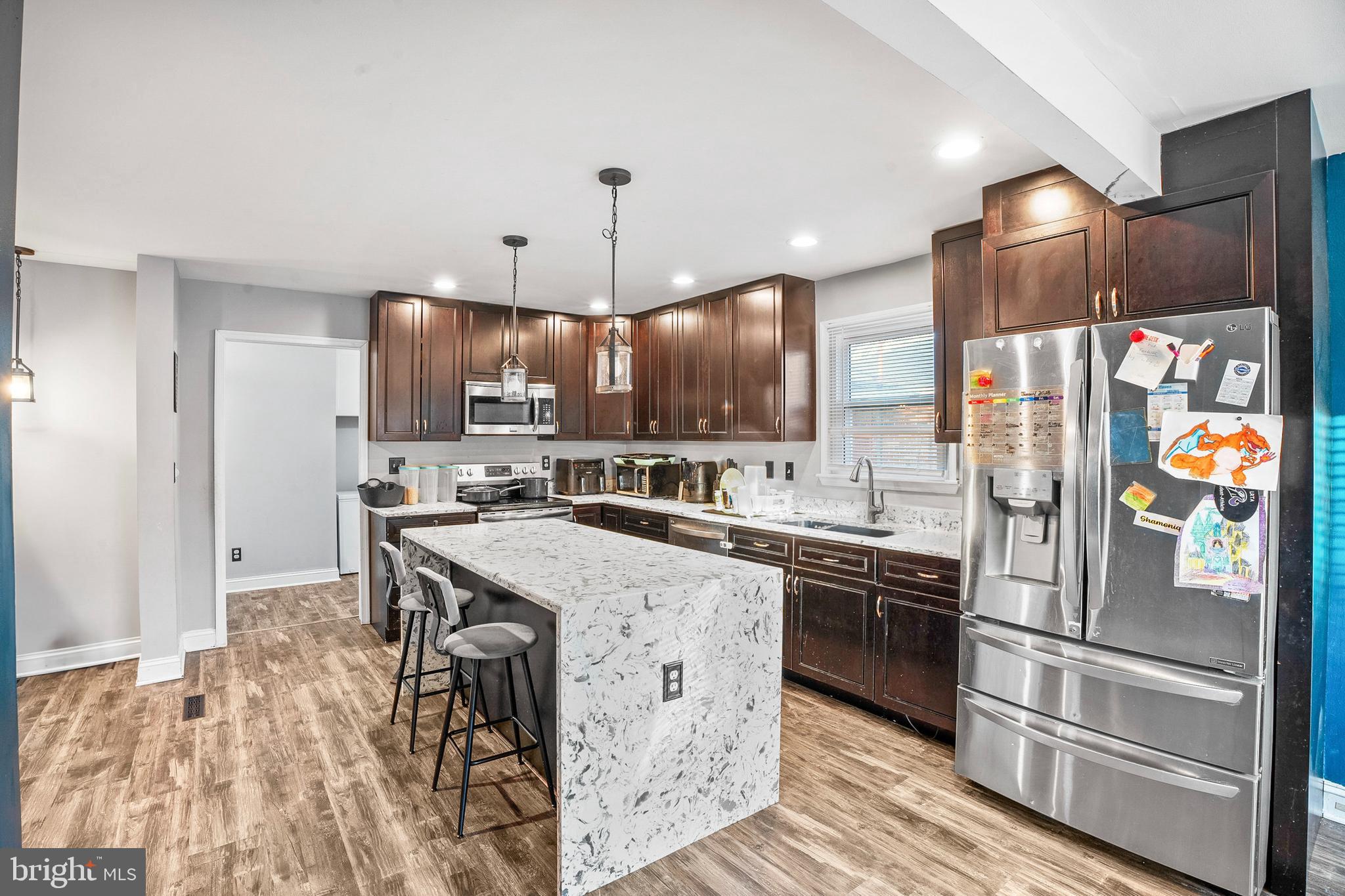 ESSEX/MIDDLE RIVER - Residential