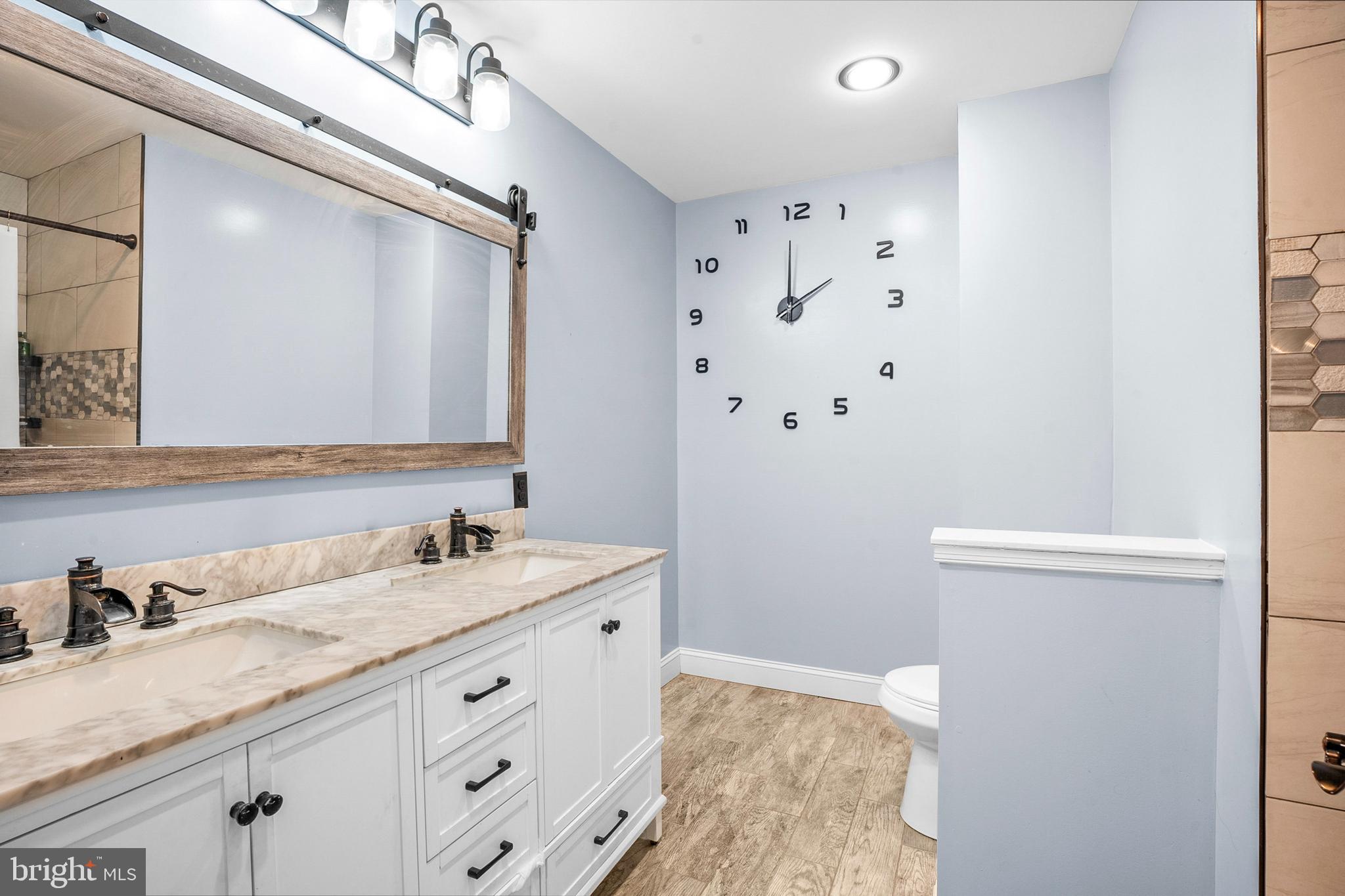 ESSEX/MIDDLE RIVER - Residential