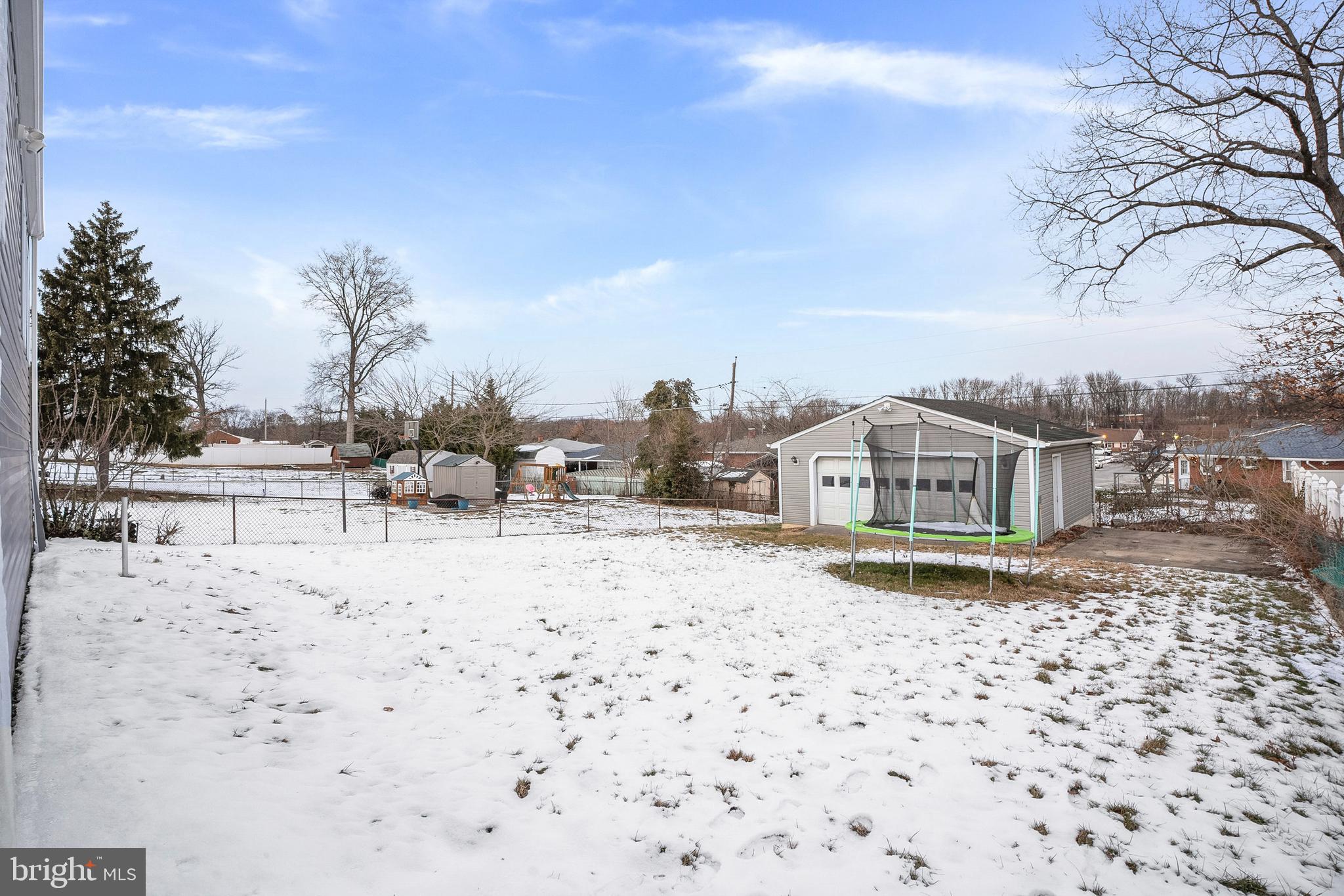 ESSEX/MIDDLE RIVER - Residential