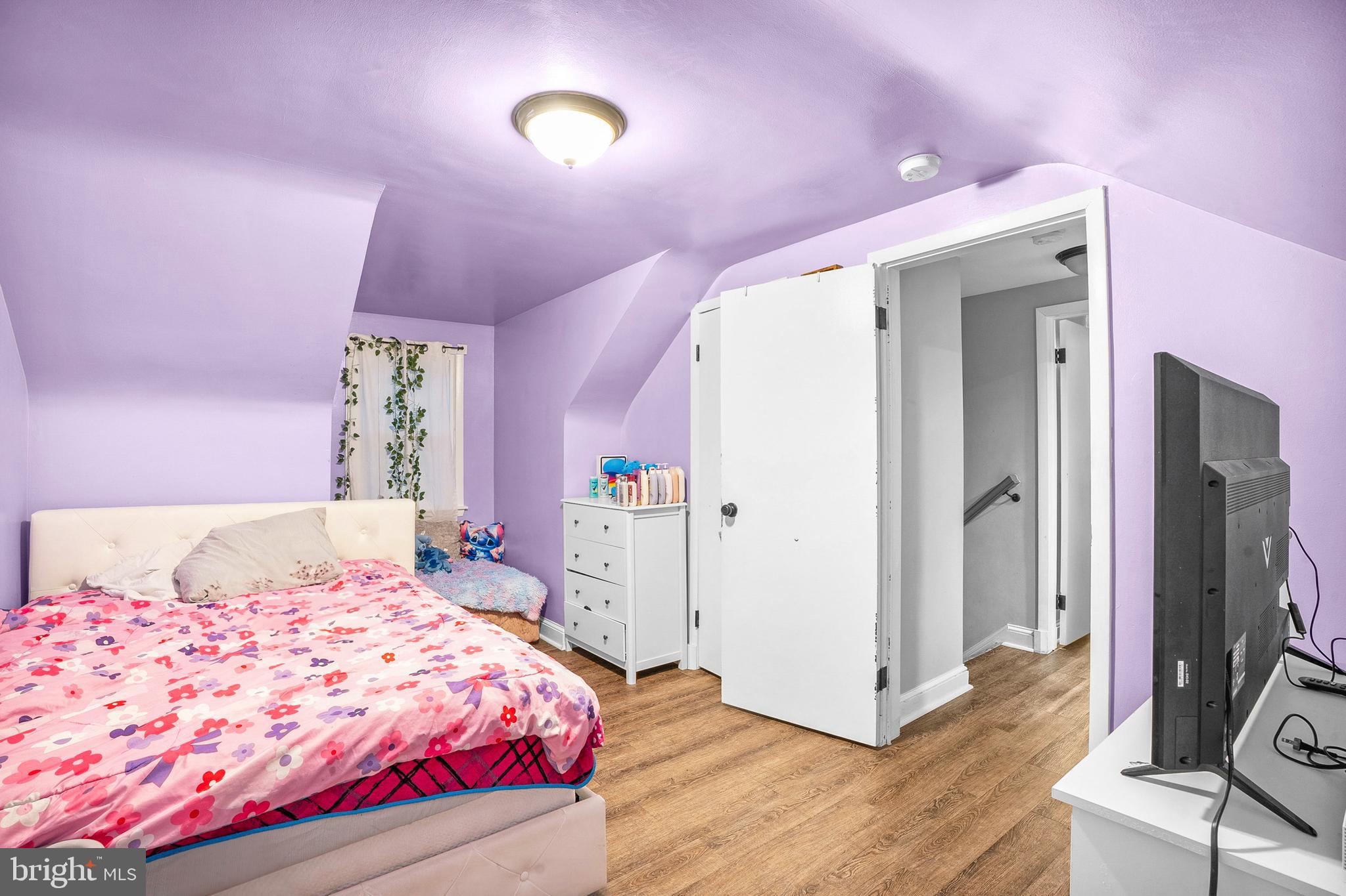 ESSEX/MIDDLE RIVER - Residential