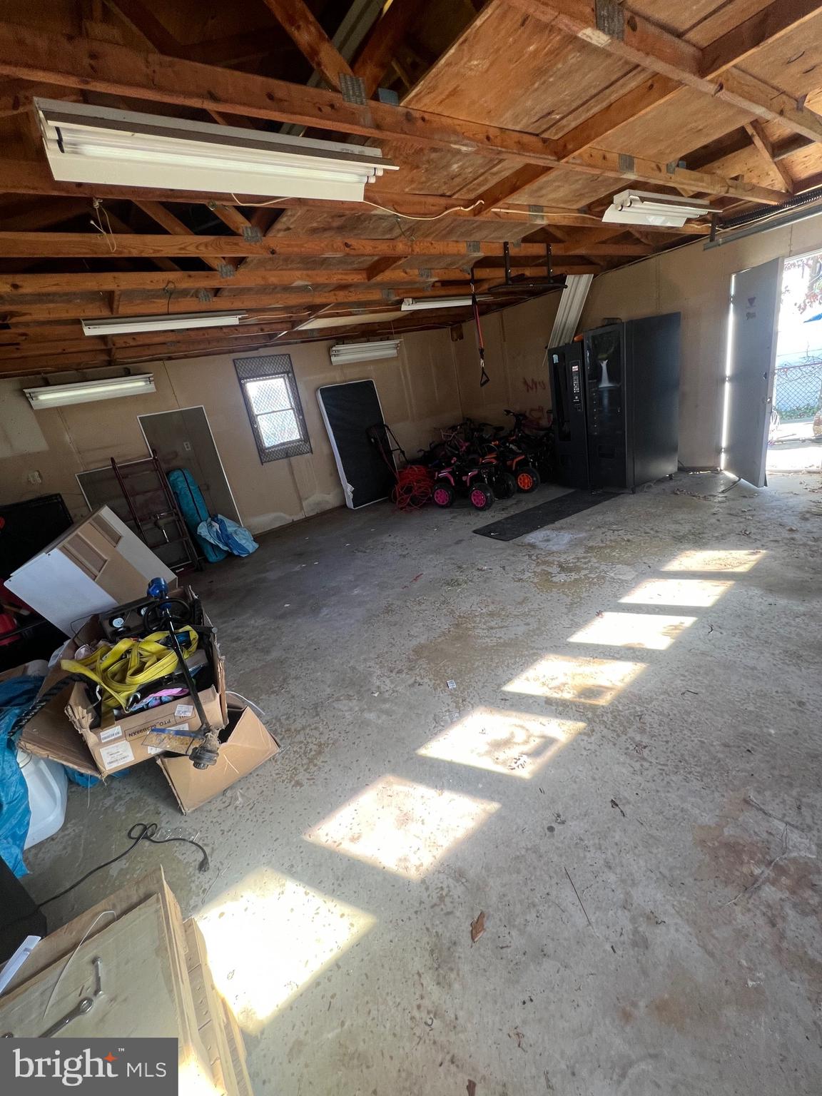 ESSEX/MIDDLE RIVER - Residential