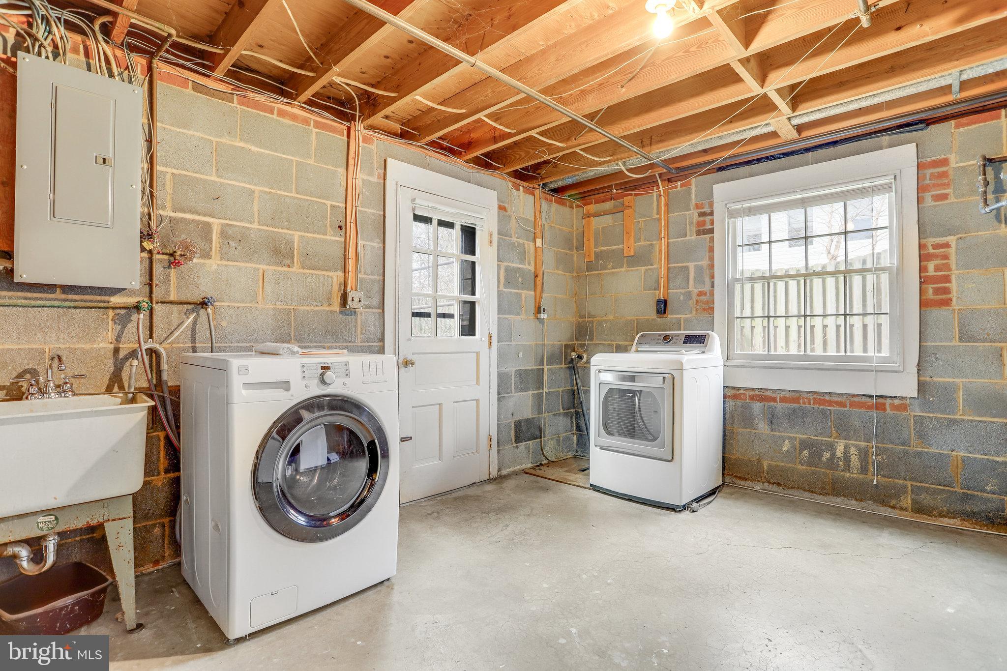 COLLINGWOOD SPRINGS - Residential