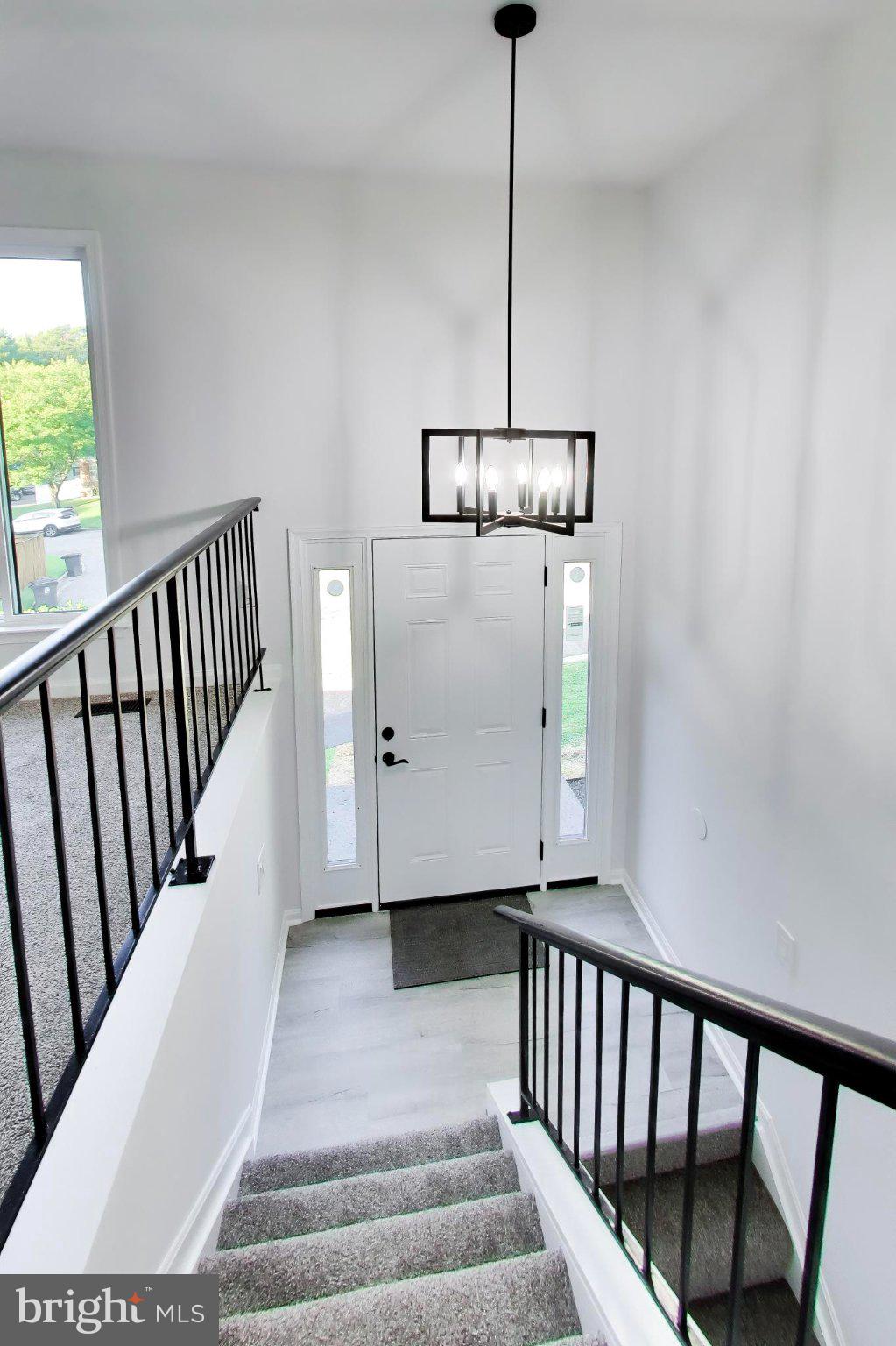 8802 ROSANNE COURT