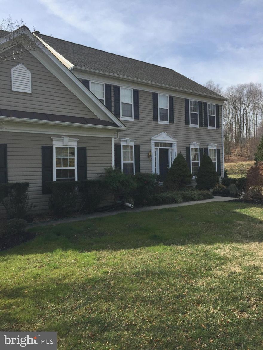 SPECTACULAR COLONIAL OPEN FLOOR PLAN ON  CORNER  LOT IN VISTA BROOKE! SPREAD OUT IN OVER 3,532 SQUARE FEET OF LIVABLE SPACE ON AN 1.1902 ACRE LOT. FANTASTIC FLOOR PLAN WITH 5 BEDROOMS AND 4 -BATHS ATTACHED 2 CAR GARAGE WITH LONG DRIVEWAY AND A WALK UP LOWER LEVEL. ENJOY EVENINGS ON THE CUSTOM DECK WITH WALK DOWN TO FLAT BACK YARD. THE MAIN LEVEL FEATURES  HARDWOOD FLOORS , 2 -STORY FOYER, A FORMAL LIVING ROOM AND DINING ROOM ALONG WITH FAMILY ROOM WITH GAS FIREPLACE AND LIBARY,  KITCHEN WITH BREAKFAST TABLE SPACE, ISLAND WITH BAR CHAIRS SPACE, UPSTAIRS FEATURES A LARGE MASTER SUITE WITH LUXURY BATH WITH SEPARATE SHOWER AND SOAKING TUB, 2 LARGE MASTER SUITE WALK IN CLOSETS ALONG WITH 4 GENEROUSLY SIZED BEDROOMS, ONE WITH AN ENSUITE BATH, AND AN ADDITIONAL HALL BATH, A LOWER LEVEL REC ROOM AND GAME ROOM ARE CONNECTED TO A SPACE THAT CAN BE AS A SEPARATE DEN/ MOTHER IN-LAW SUITE, TONS OF STORAGE INDOORS AND OUT.  CLOSE TO VRE, COMMUTER LOTS , HARRIS TEETER, STARBUCKS, RESTAURANTS & SHOPPING . HOME NEEDS A LITTLE TLC