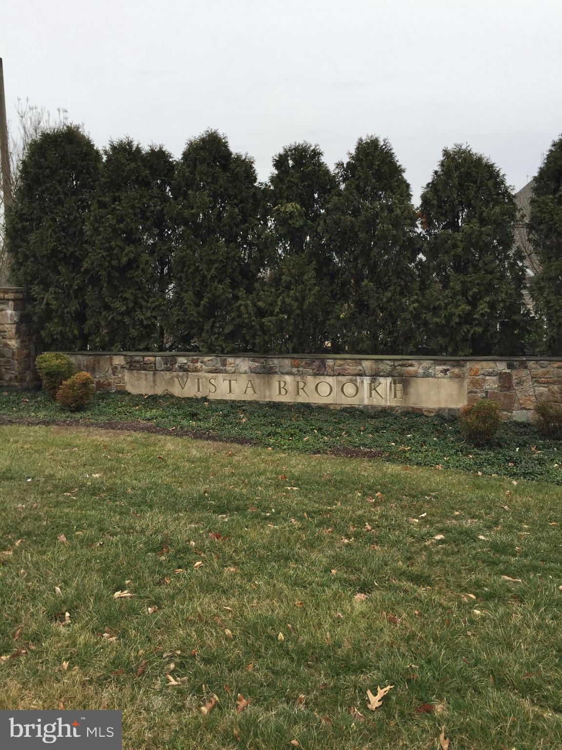 VISTA BROOKE - Residential