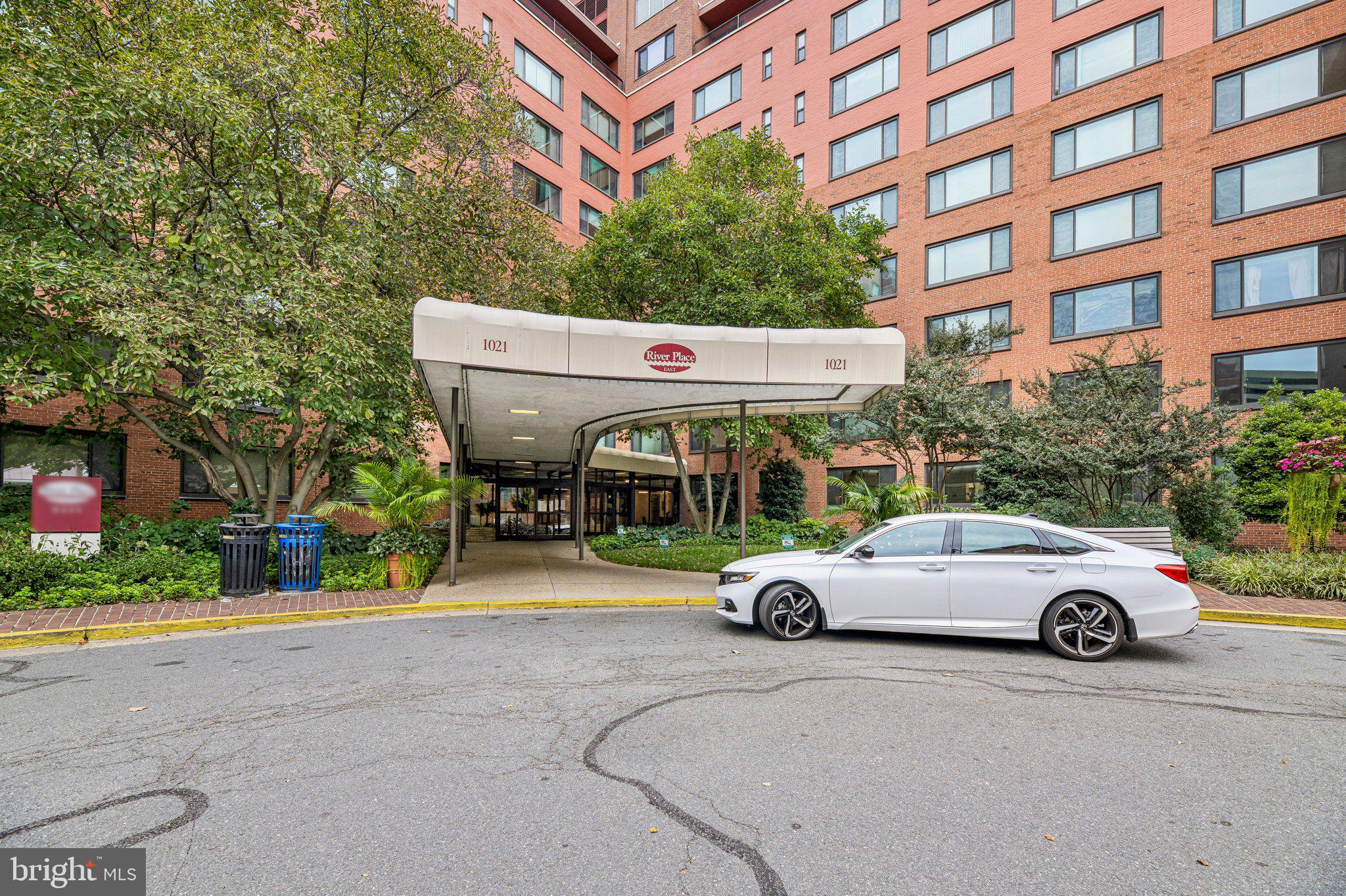 1021 ARLINGTON BOULEVARD 919