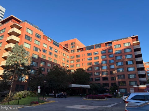 Photo of 1021 Arlington Boulevard #919, ARLINGTON, VA 22209 (MLS # VAAR2080688)