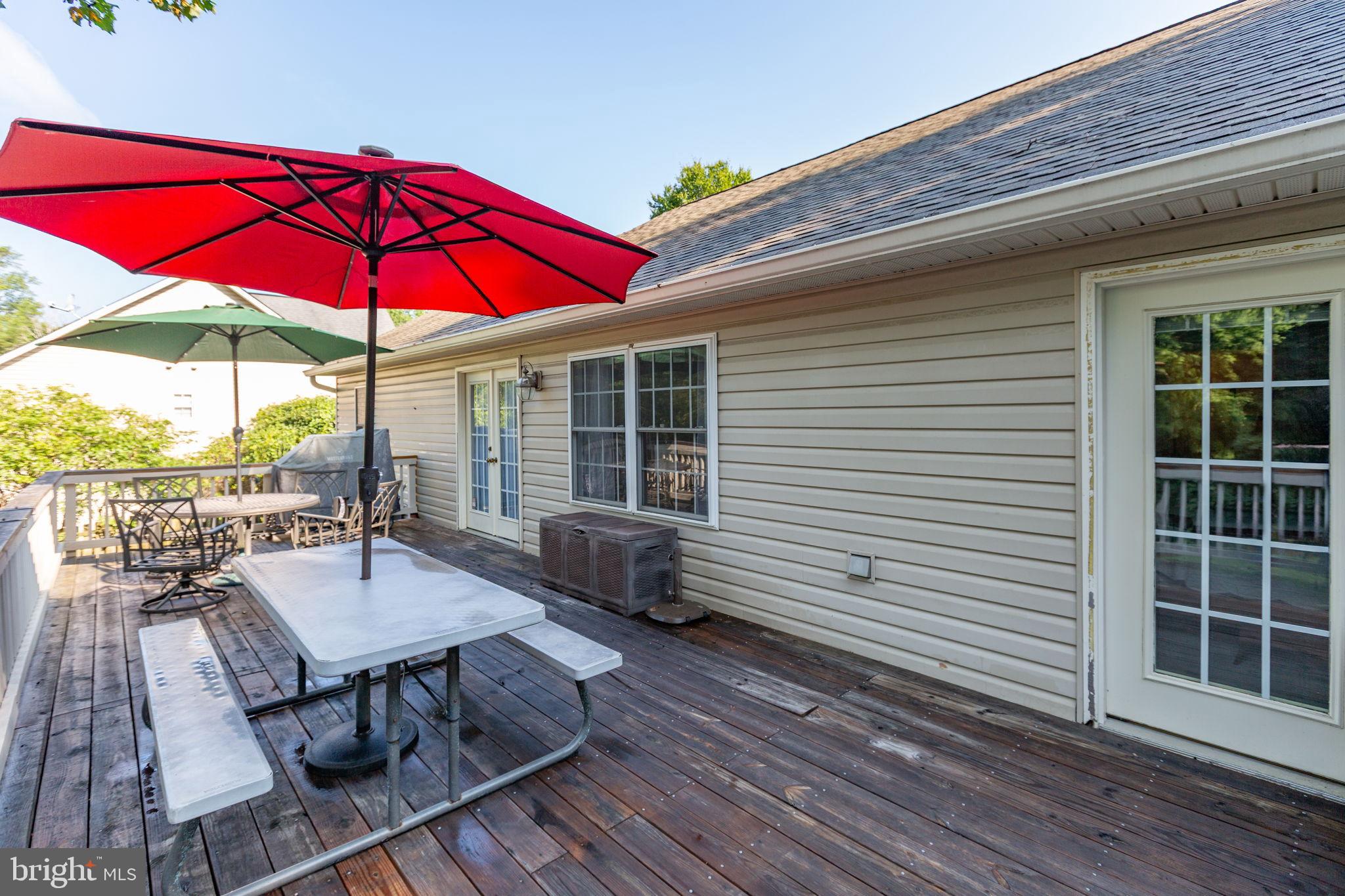 PRESIDENTIAL LAKES - Residential