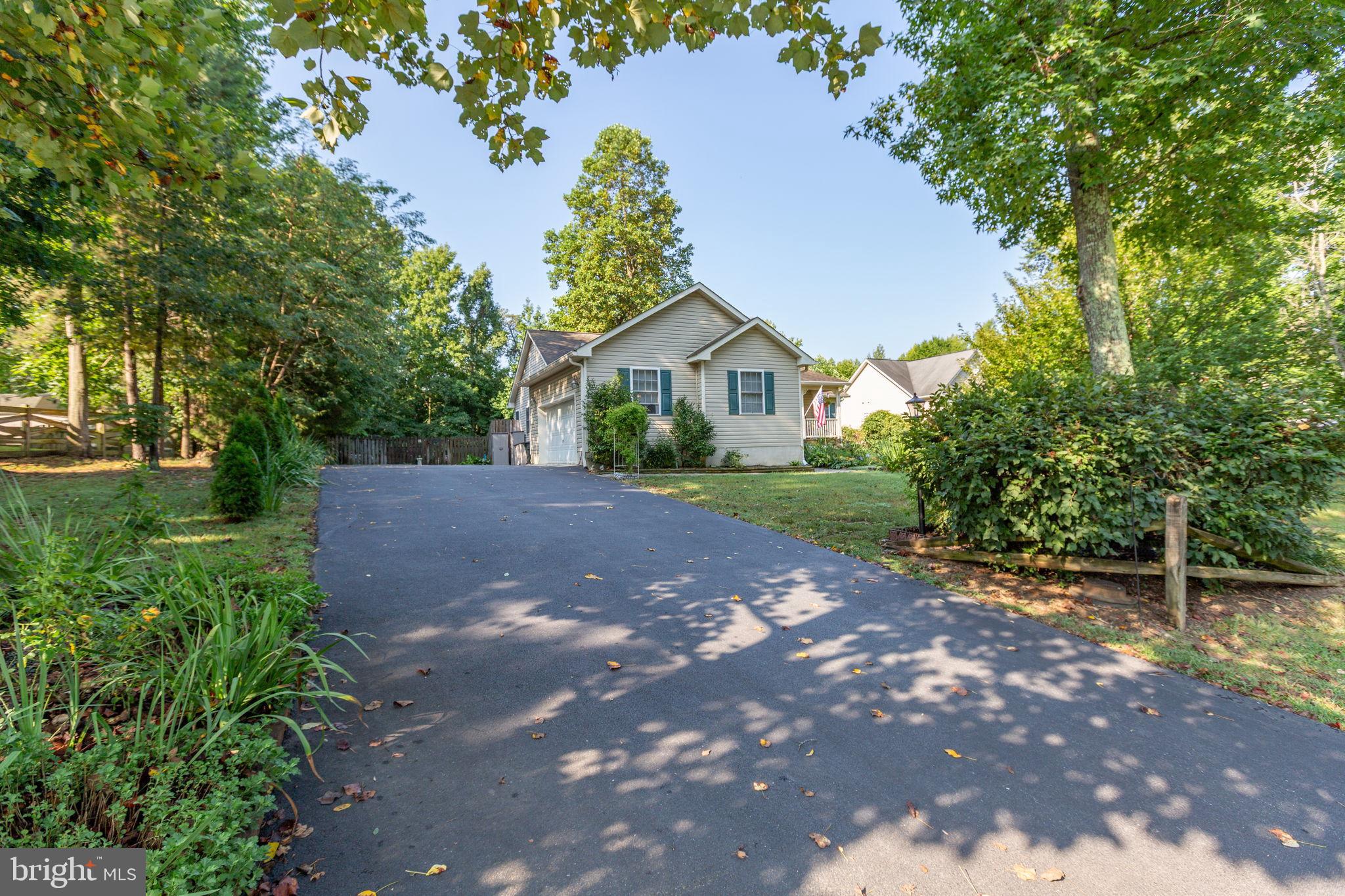 PRESIDENTIAL LAKES - Residential