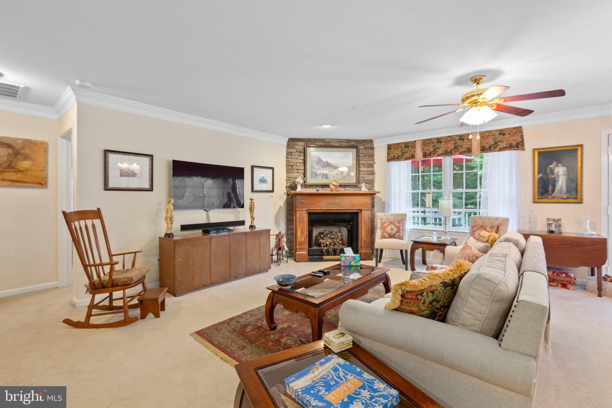 PRESIDENTIAL LAKES - Residential