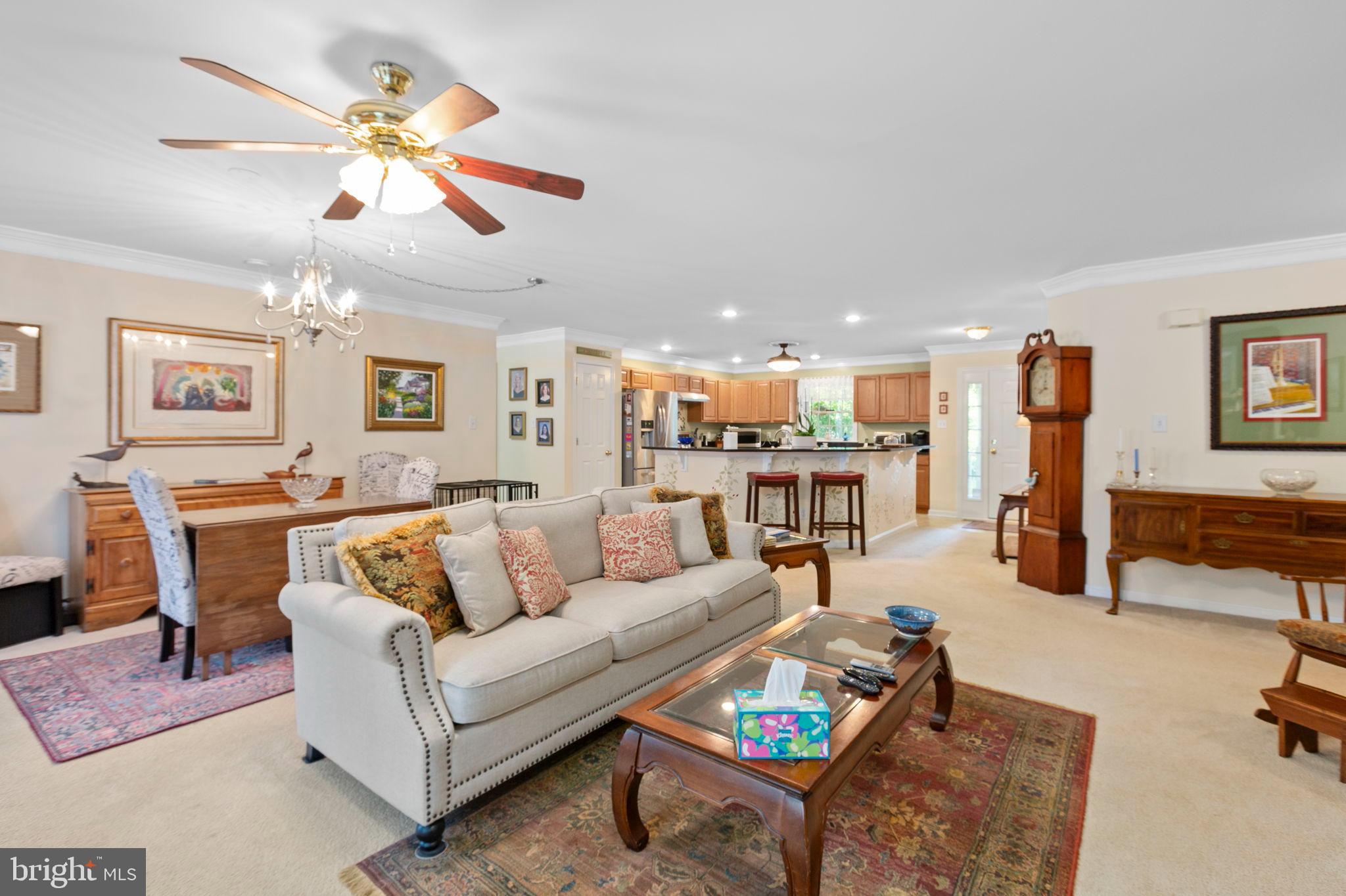 PRESIDENTIAL LAKES - Residential