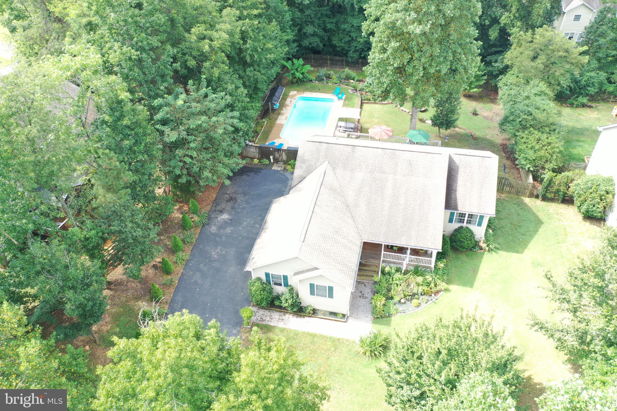 PRESIDENTIAL LAKES - Residential