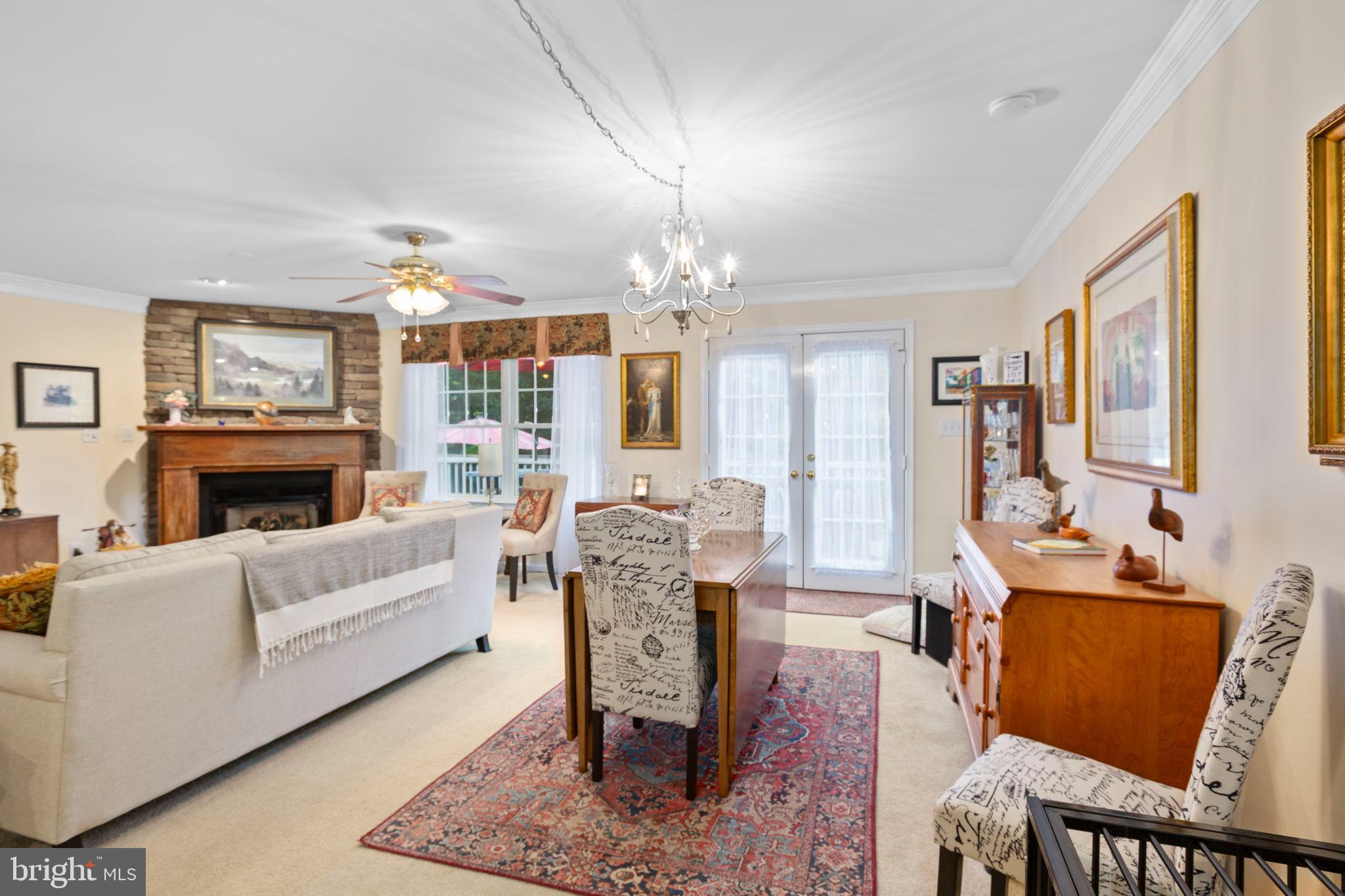 PRESIDENTIAL LAKES - Residential