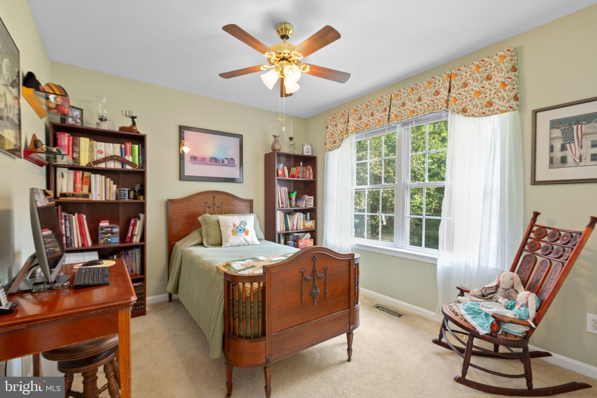 PRESIDENTIAL LAKES - Residential