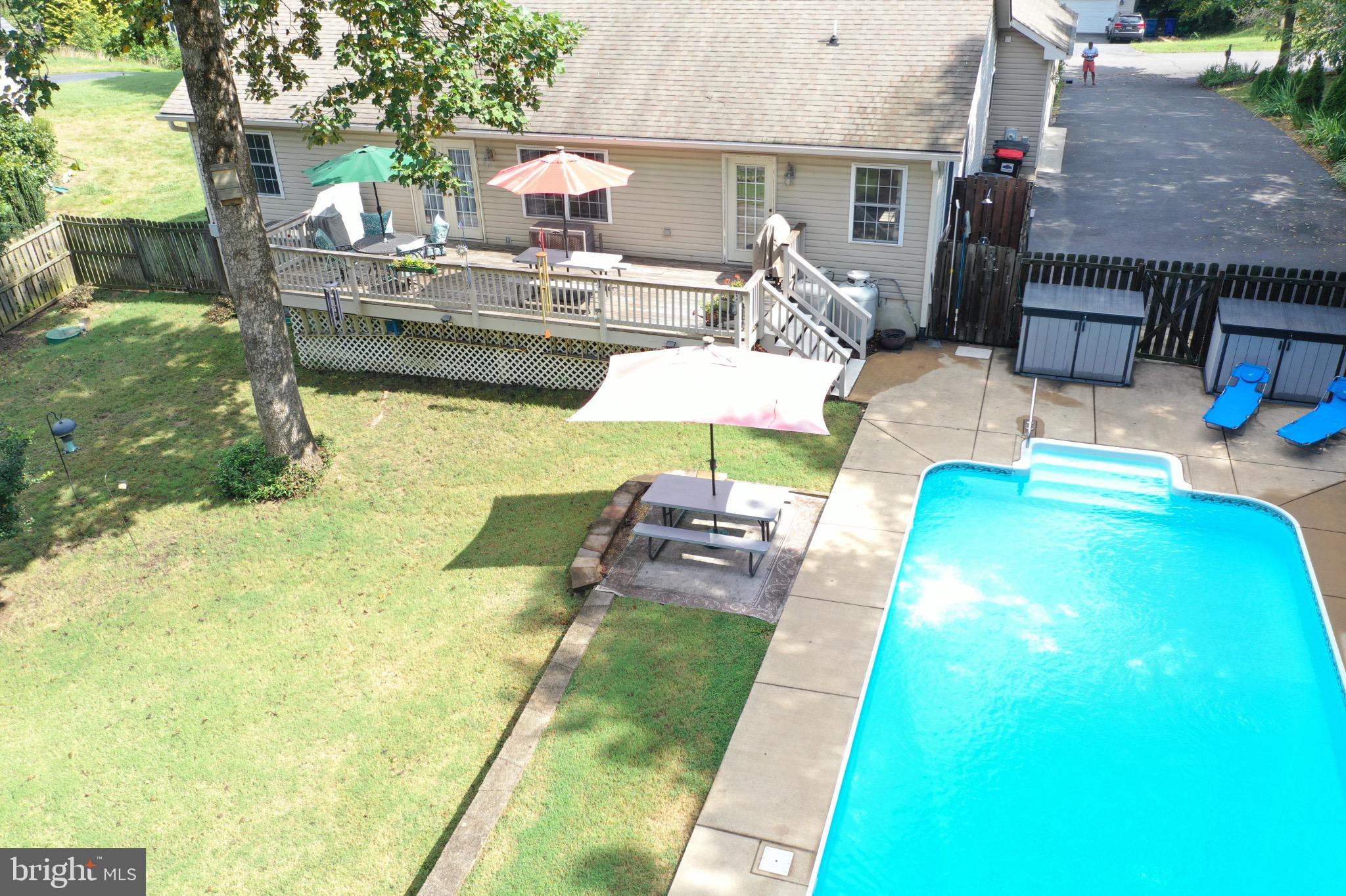 PRESIDENTIAL LAKES - Residential