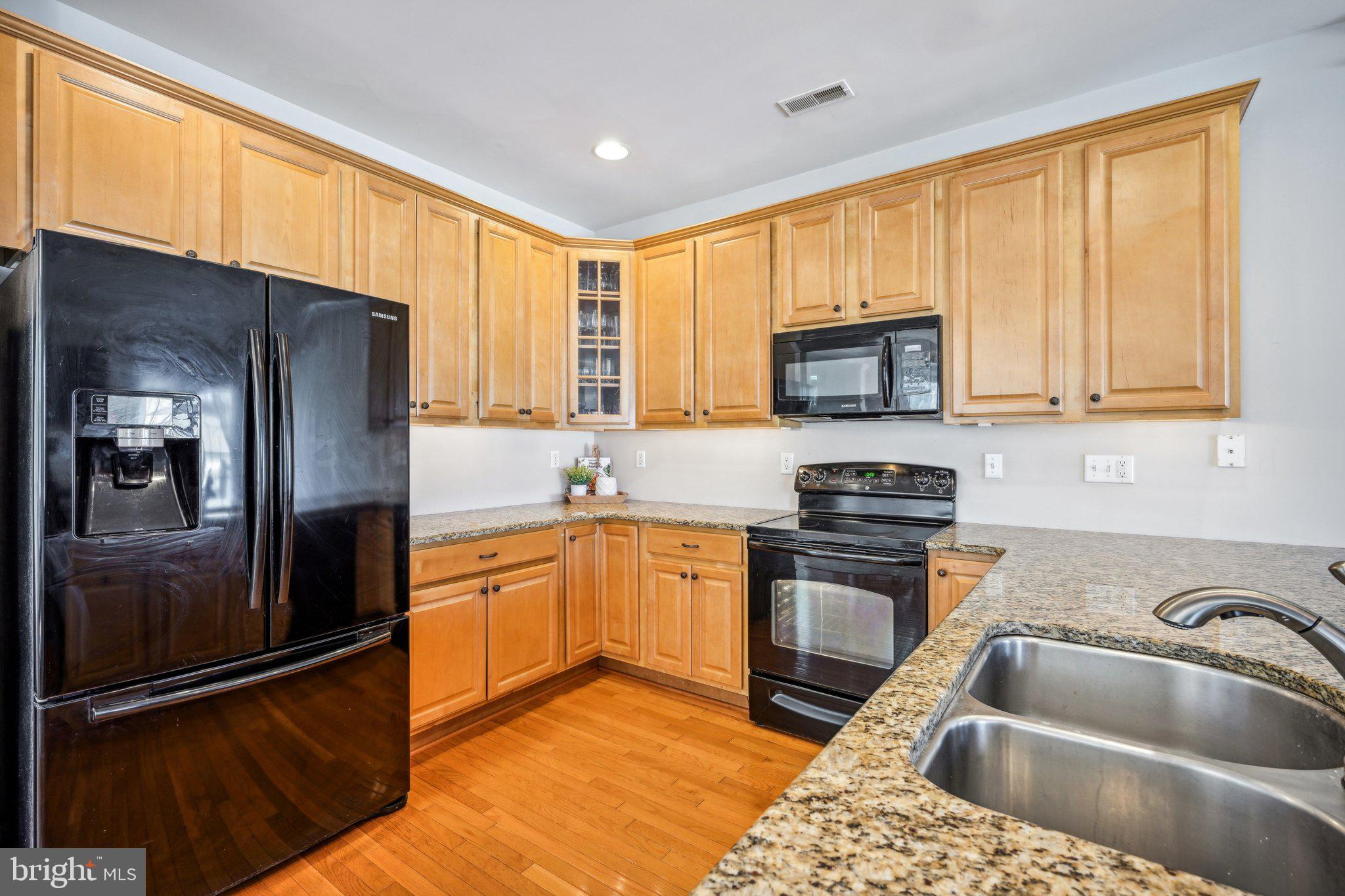 MEWS AT BAILEY STATION - Residential