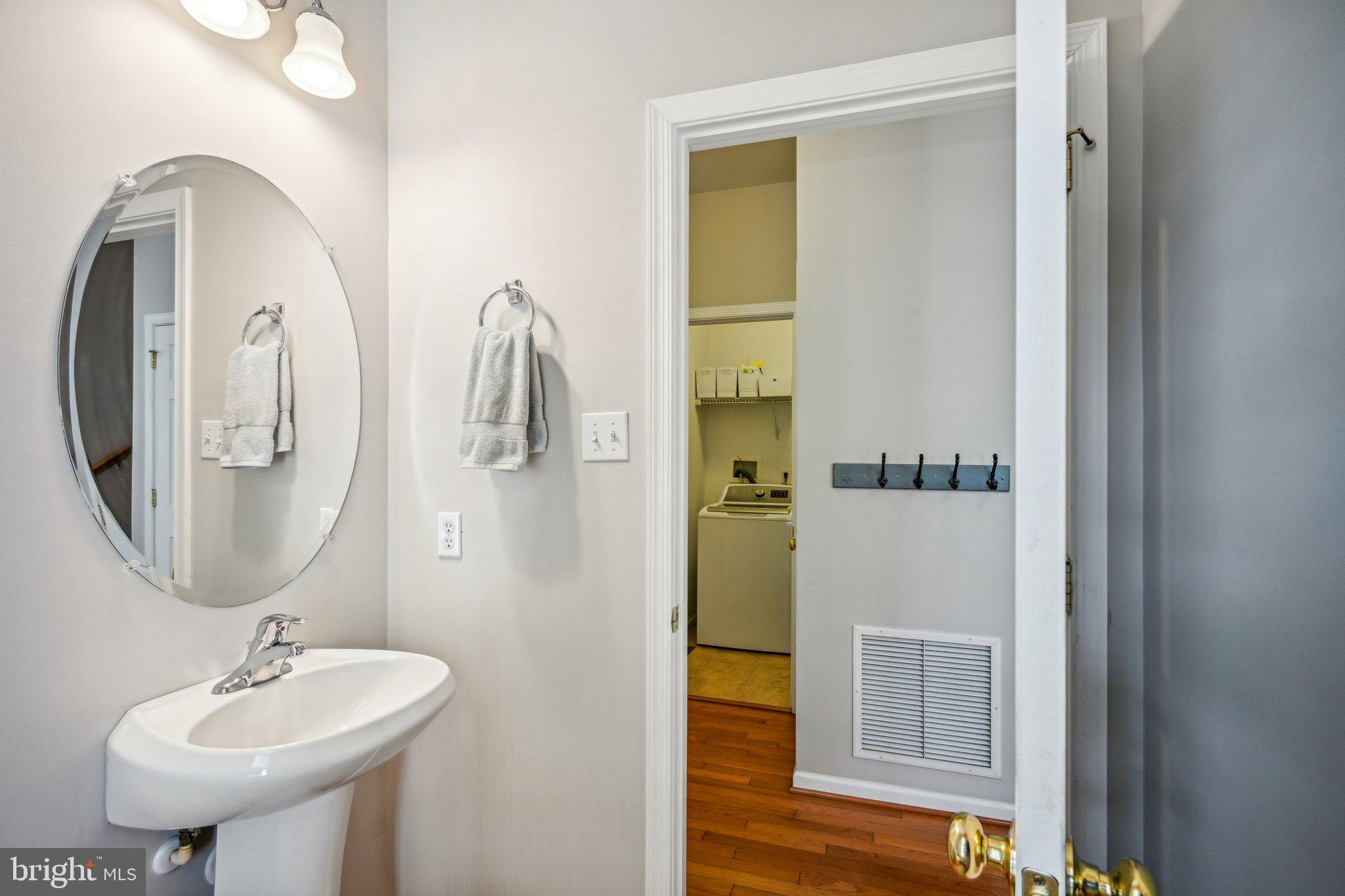 MEWS AT BAILEY STATION - Residential