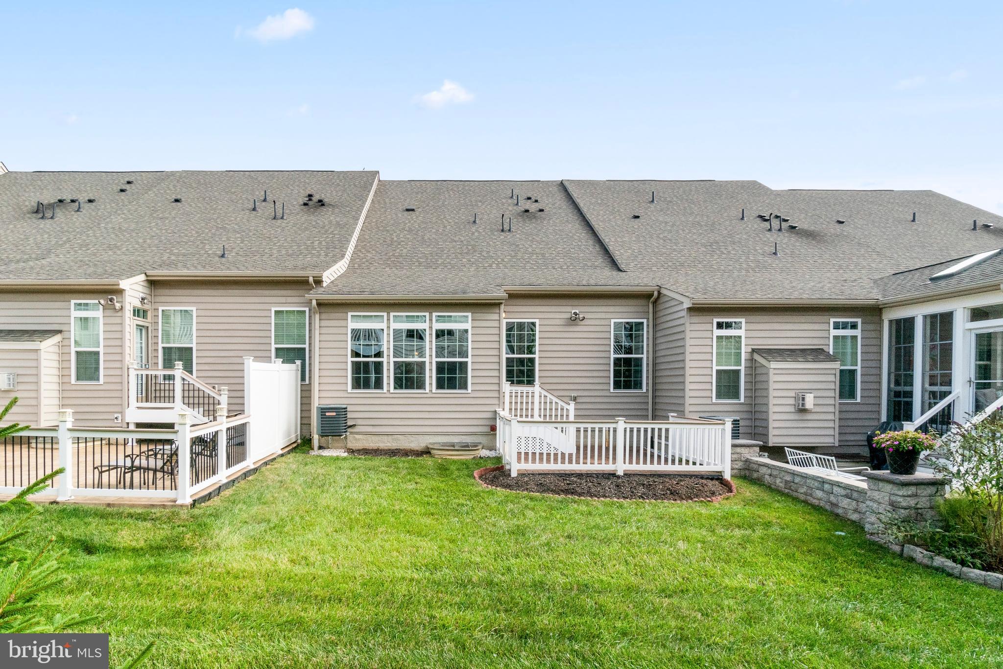 FALLSTON COMMONS - Residential