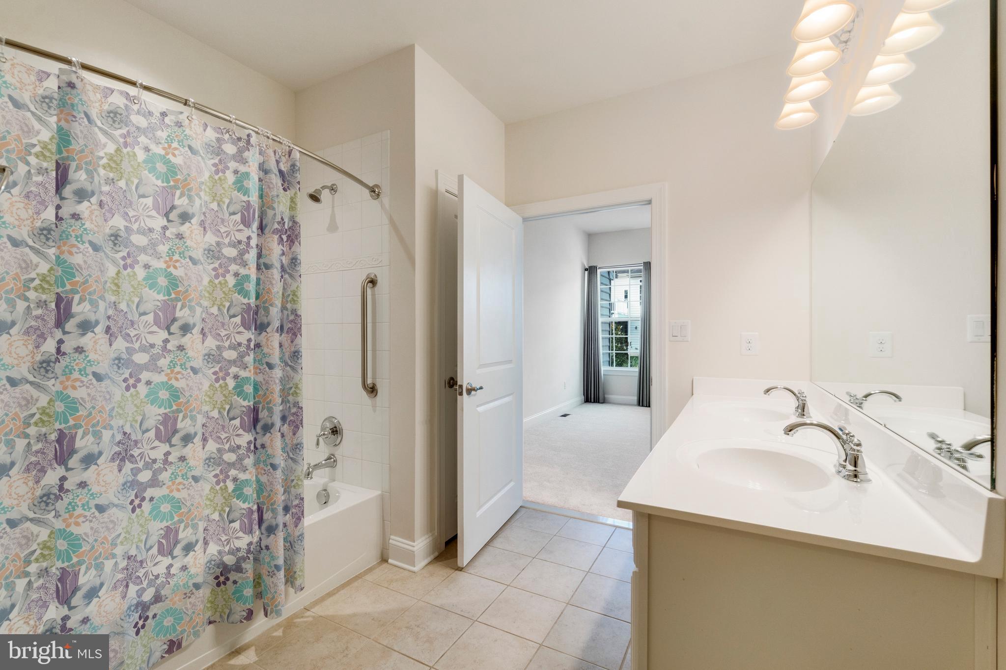 FALLSTON COMMONS - Residential