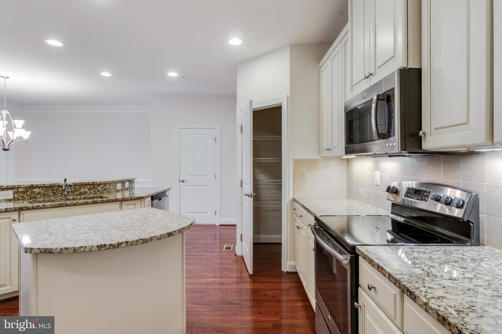 FALLSTON COMMONS - Residential