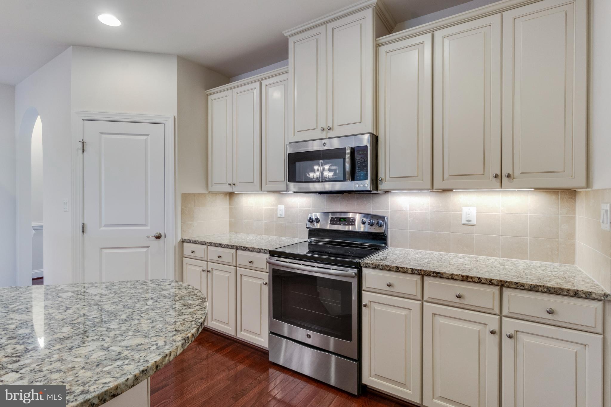 FALLSTON COMMONS - Residential