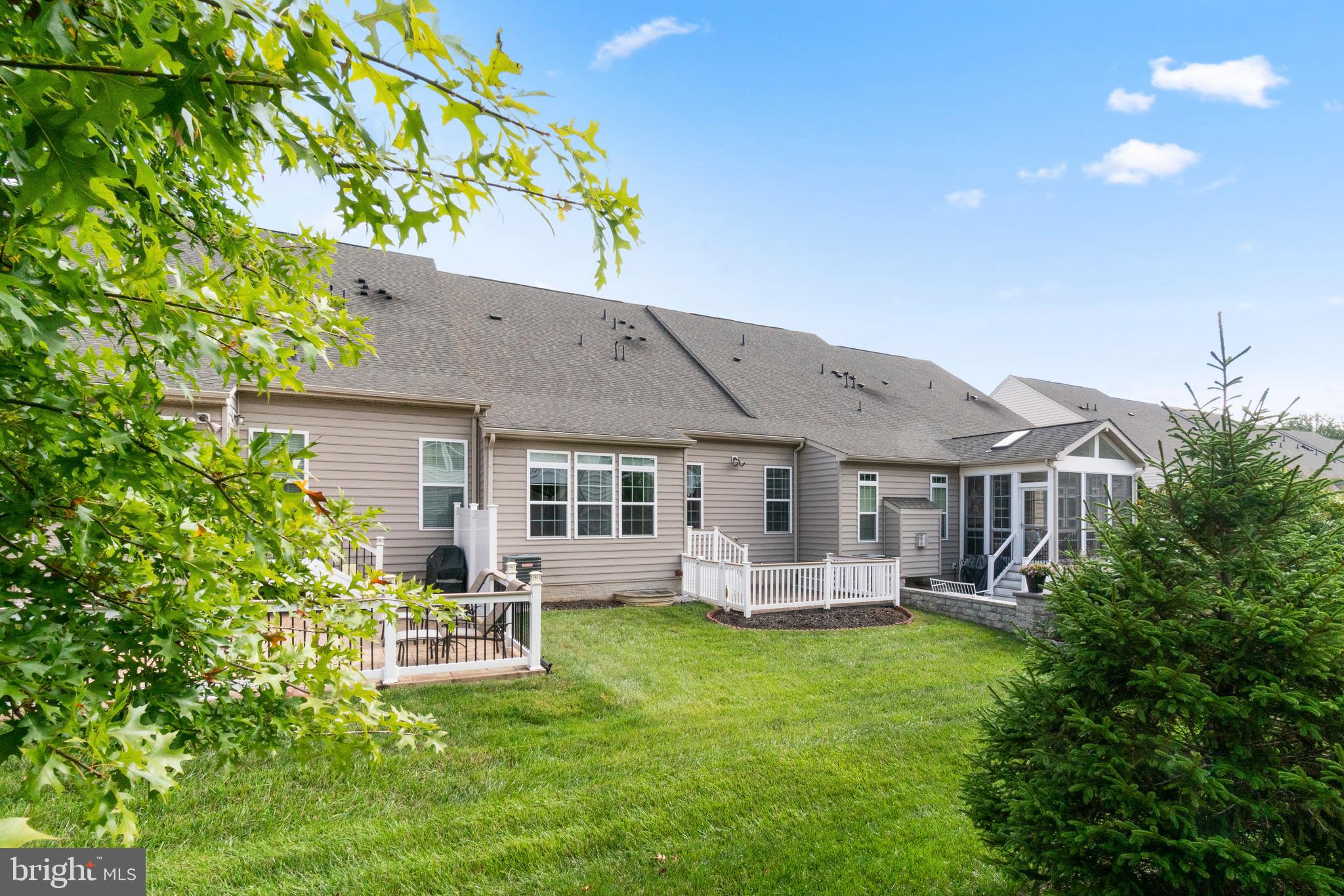 FALLSTON COMMONS - Residential