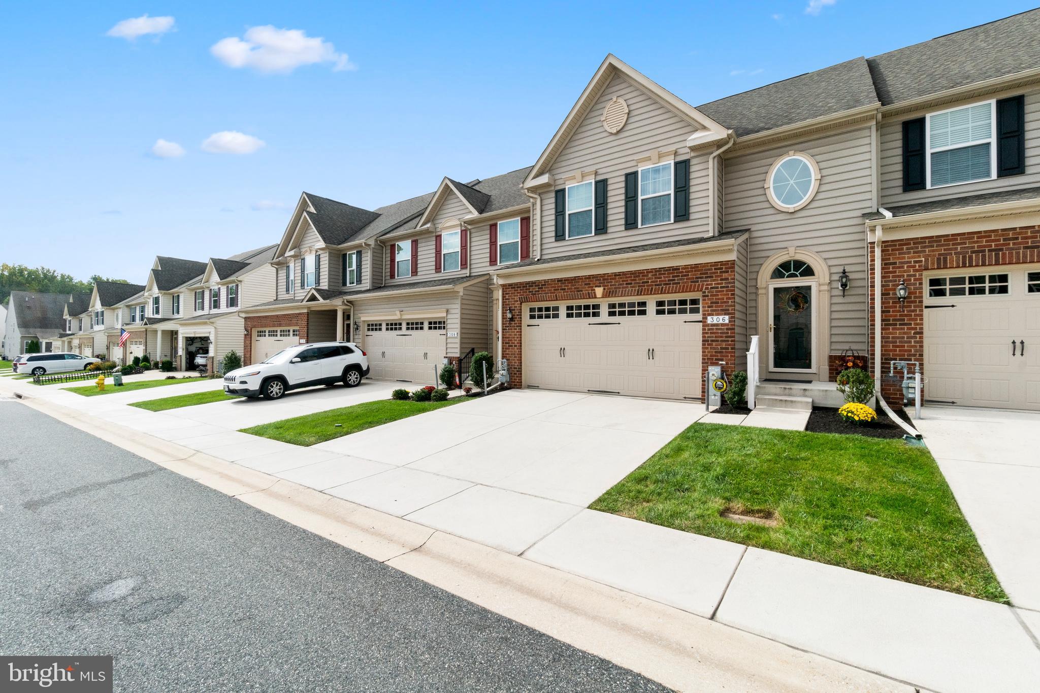 FALLSTON COMMONS - Residential