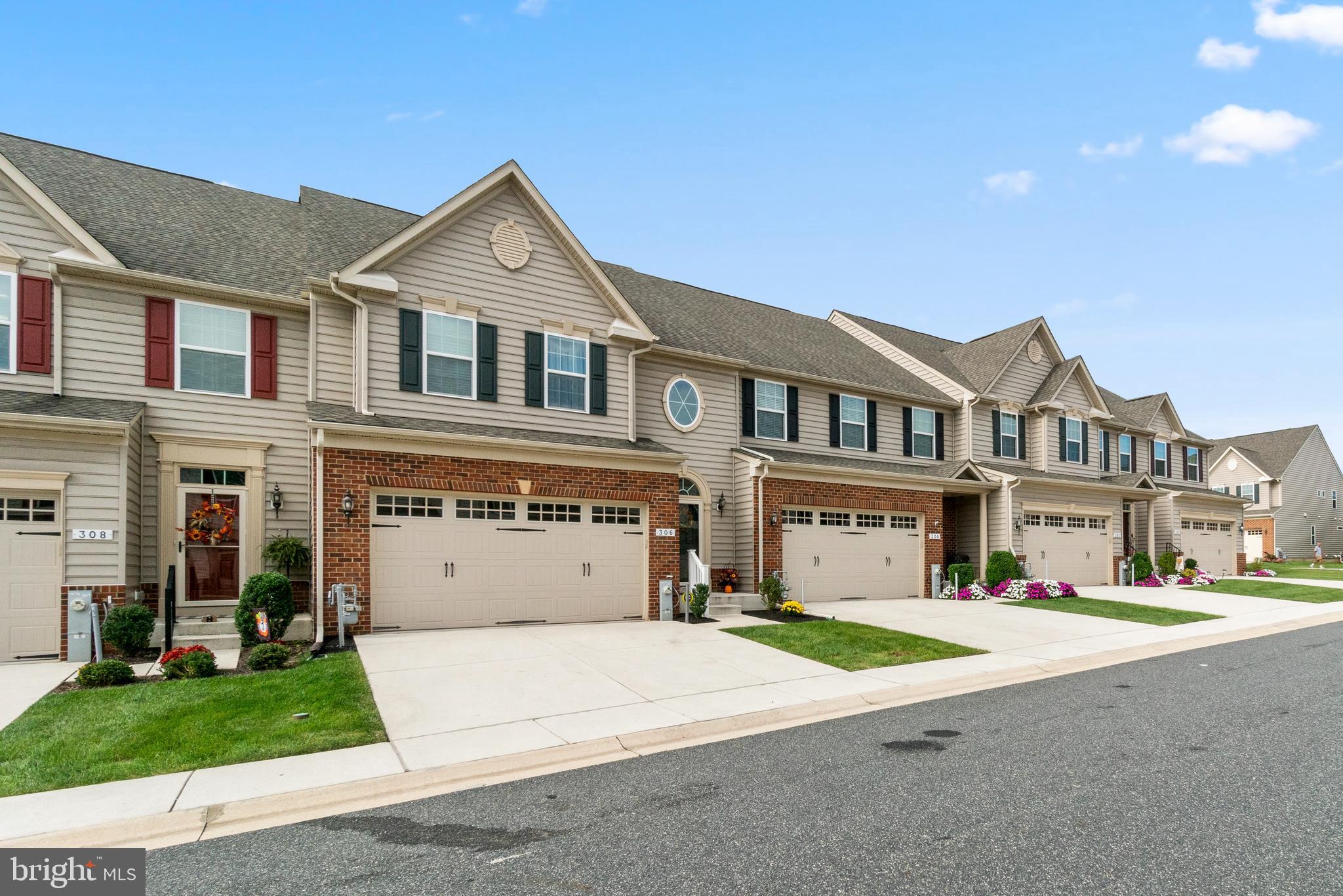 FALLSTON COMMONS - Residential