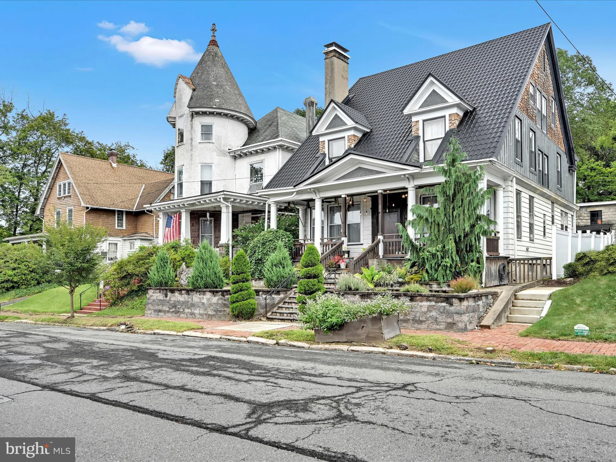 Pottsville, Pennsylvania 17901, United States, 4 Bedrooms Bedrooms, ,4 BathroomsBathrooms,Residential,Active,210456