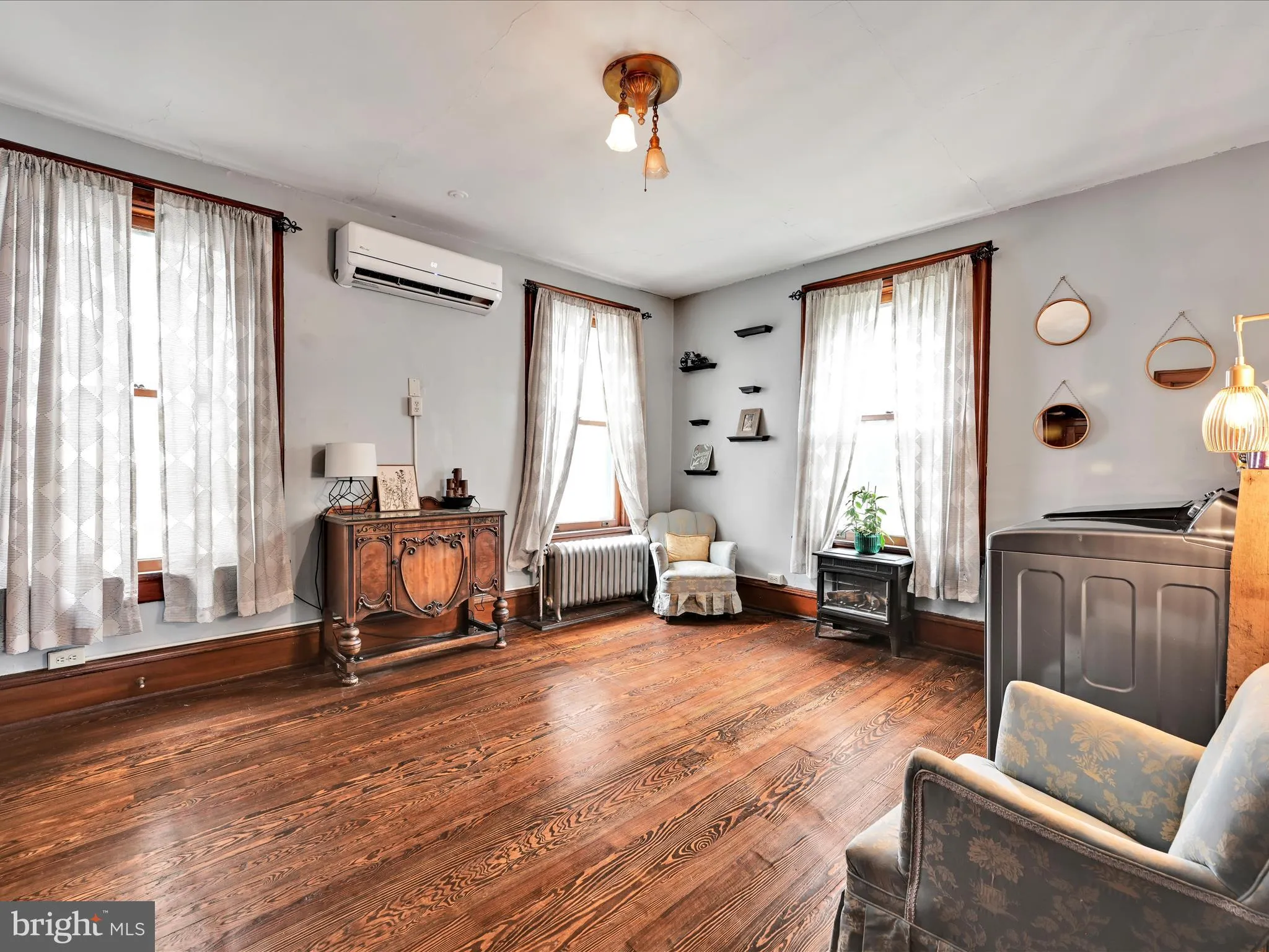 Pottsville, Pennsylvania 17901, United States, 4 Bedrooms Bedrooms, ,4 BathroomsBathrooms,Residential,Active,210456