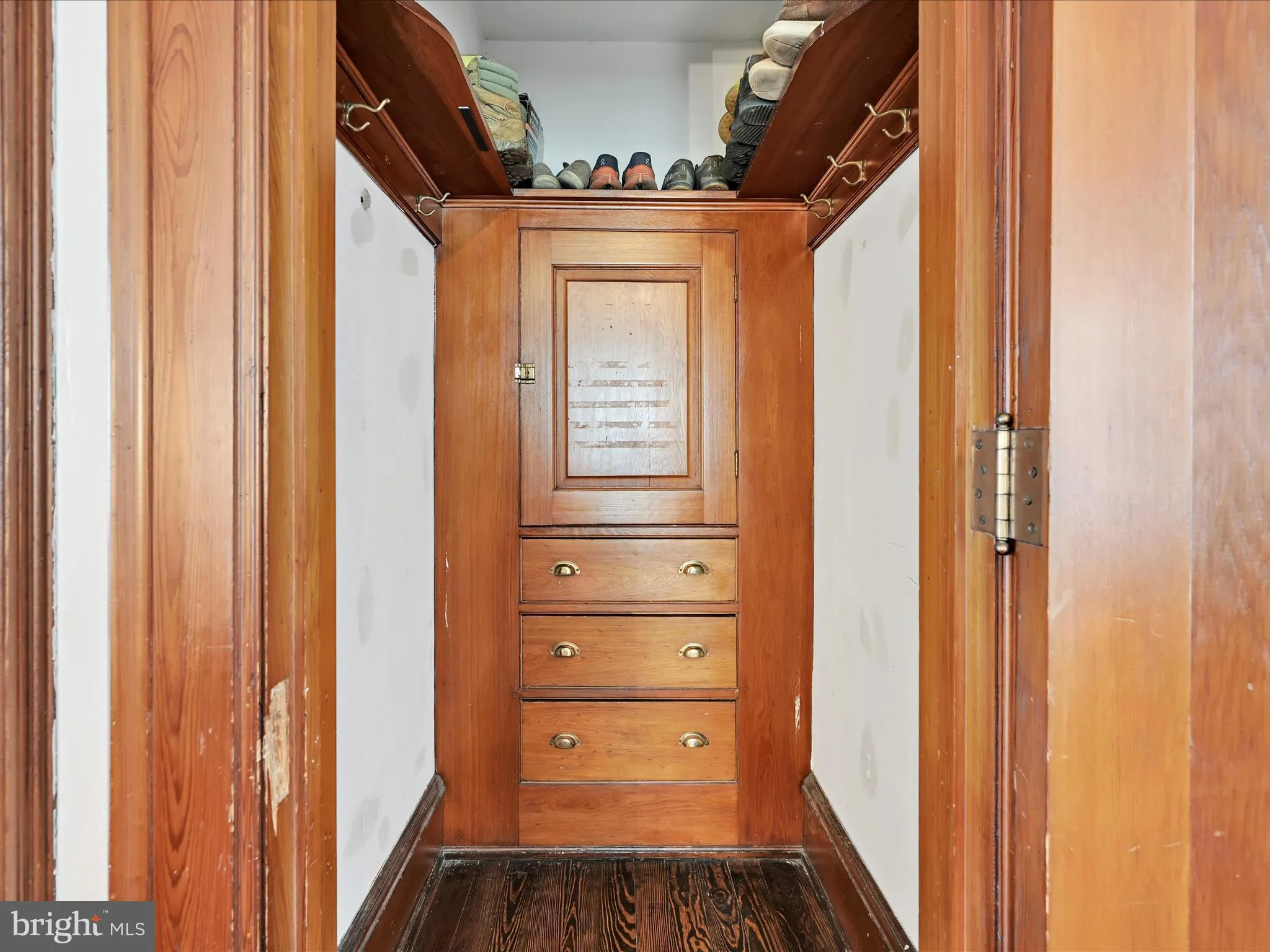 Pottsville, Pennsylvania 17901, United States, 4 Bedrooms Bedrooms, ,4 BathroomsBathrooms,Residential,Active,210456