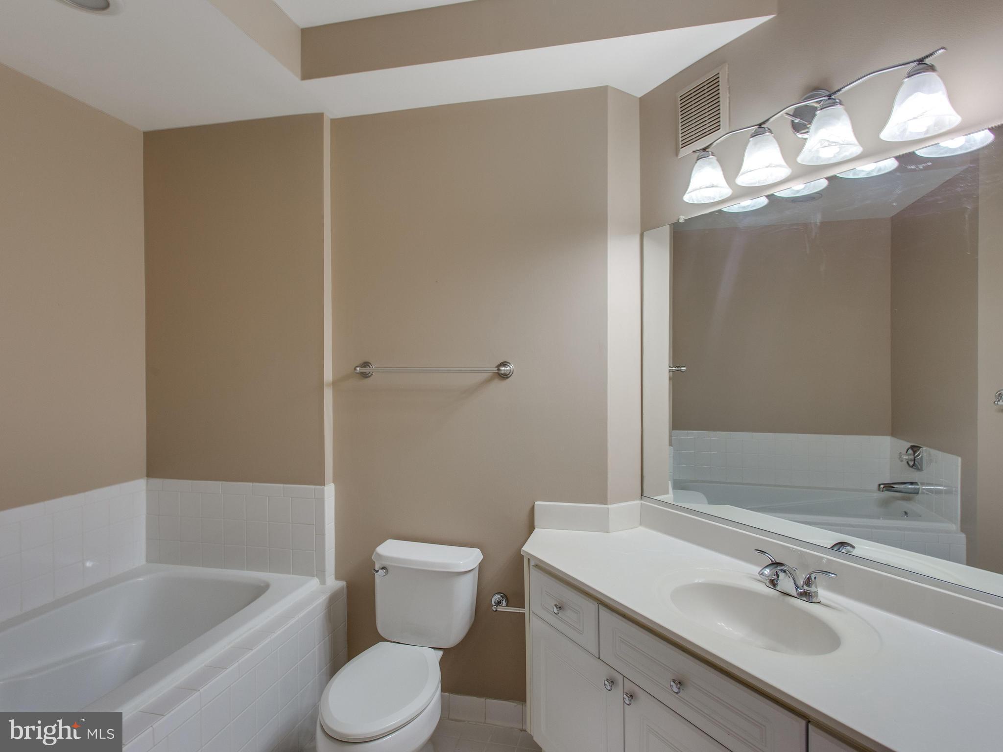 FOUNDERS WALK - Residential