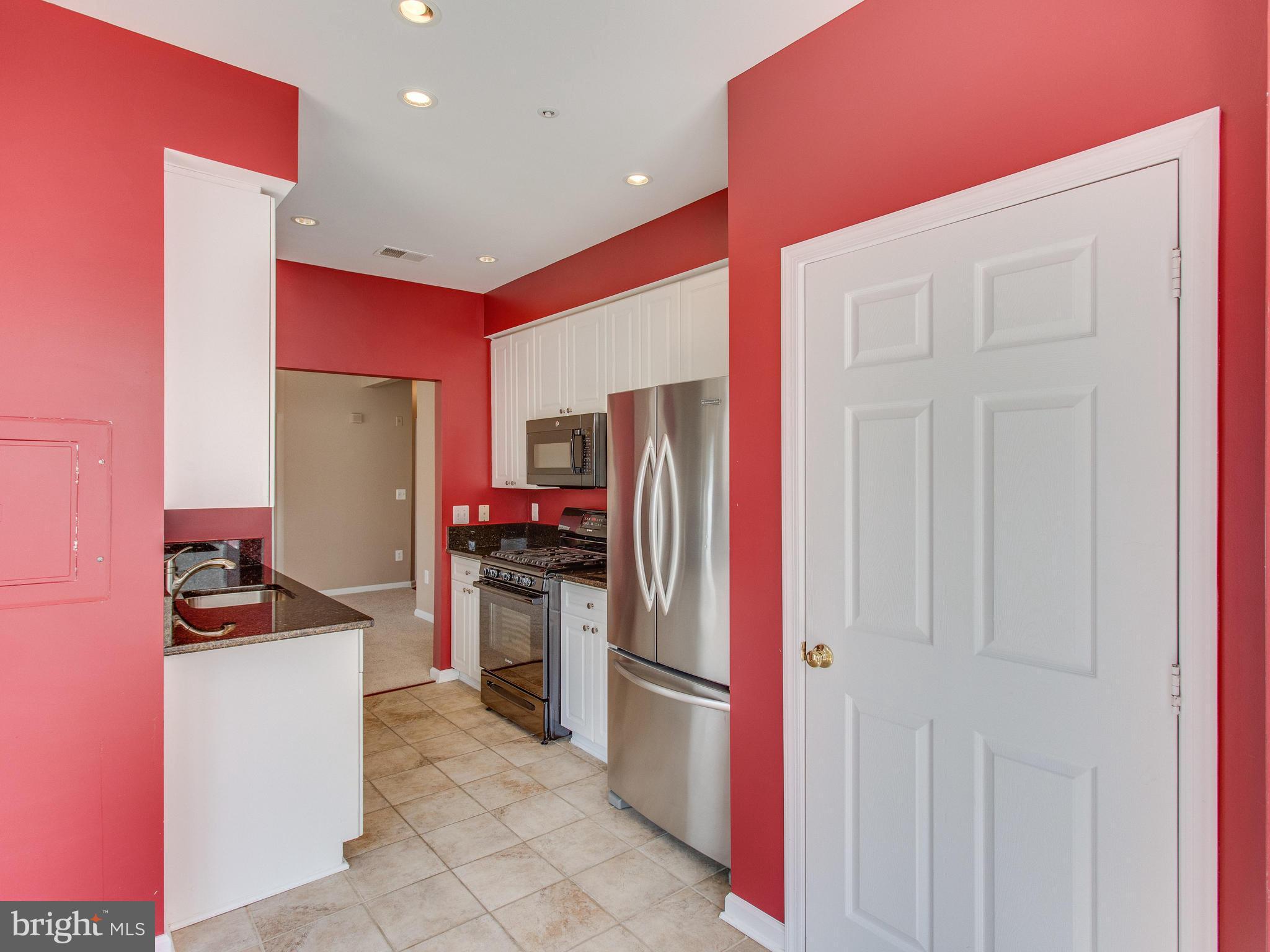 FOUNDERS WALK - Residential