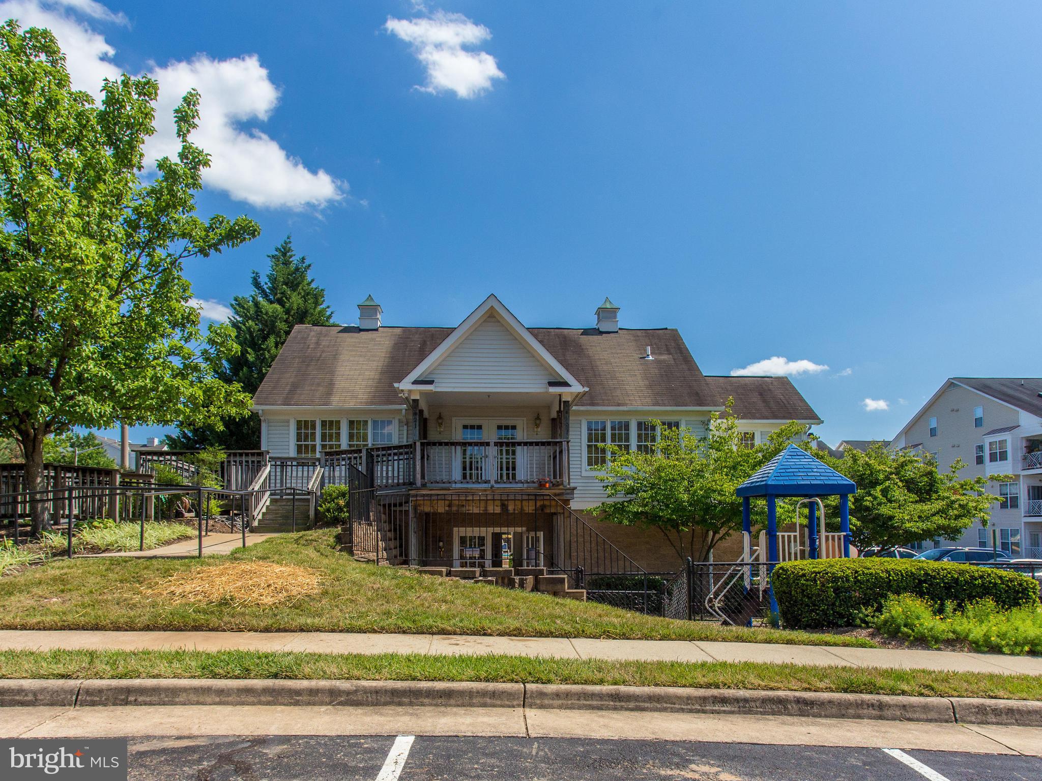 FOUNDERS WALK - Residential