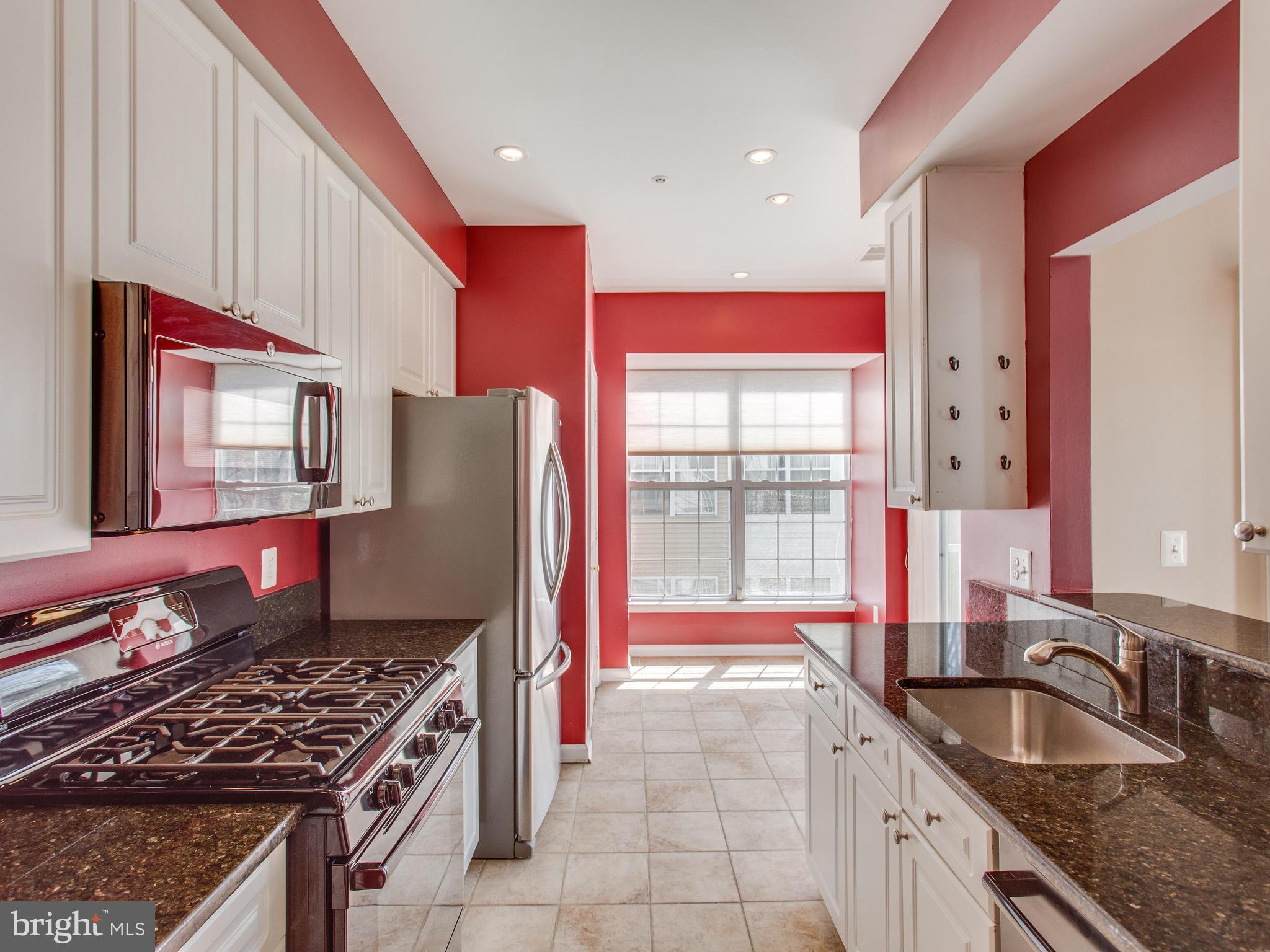 FOUNDERS WALK - Residential