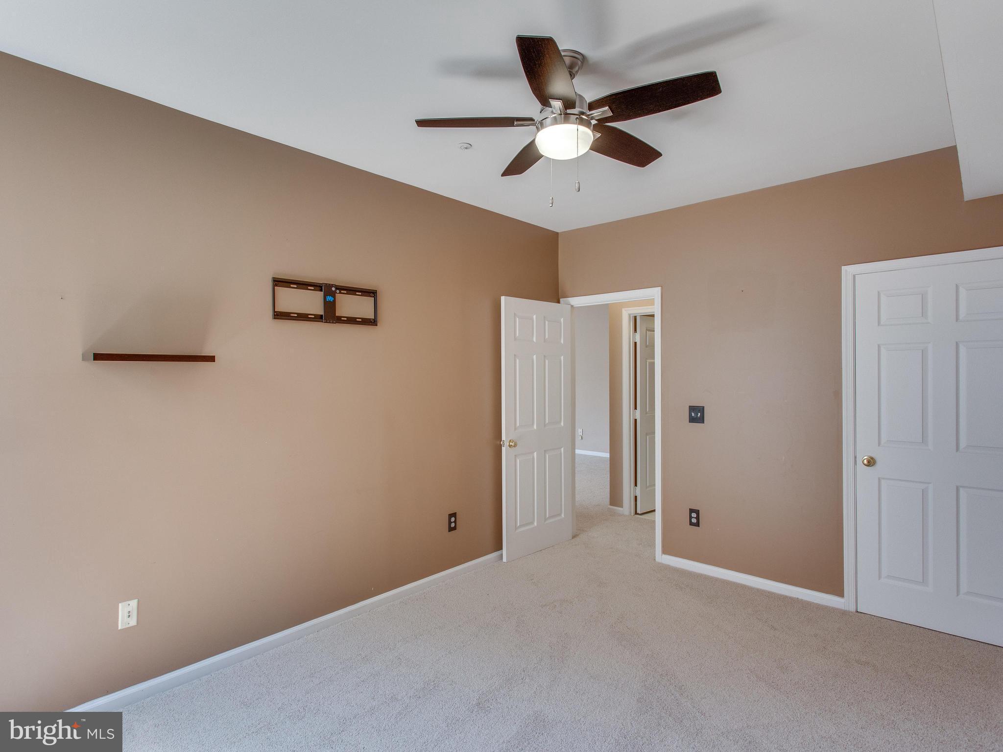 FOUNDERS WALK - Residential