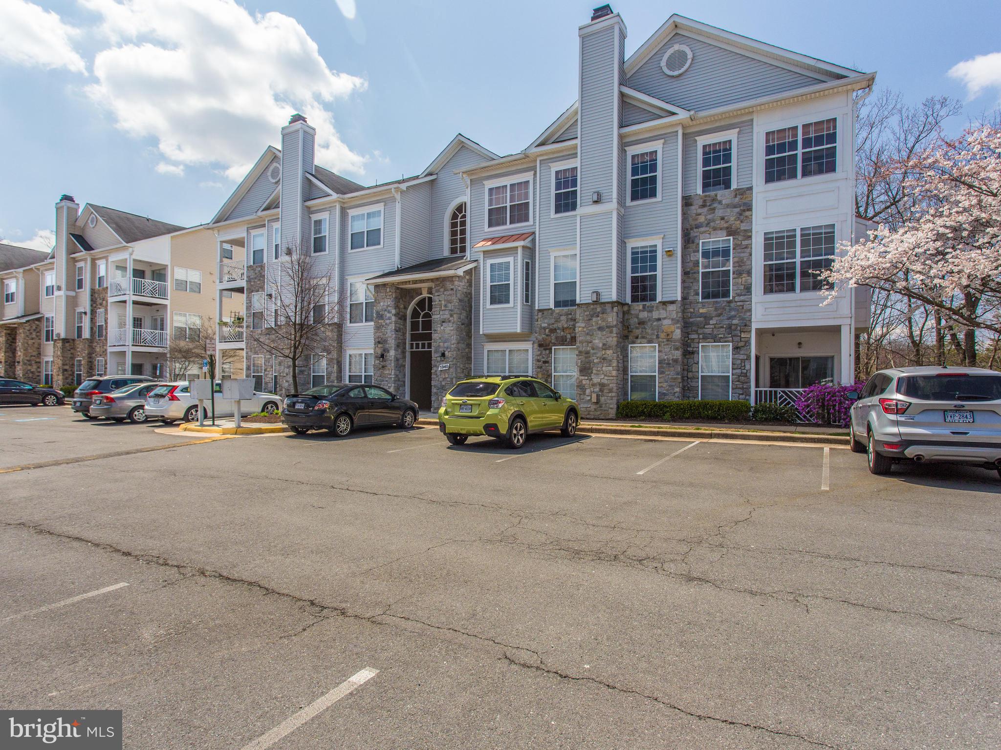 FOUNDERS WALK - Residential