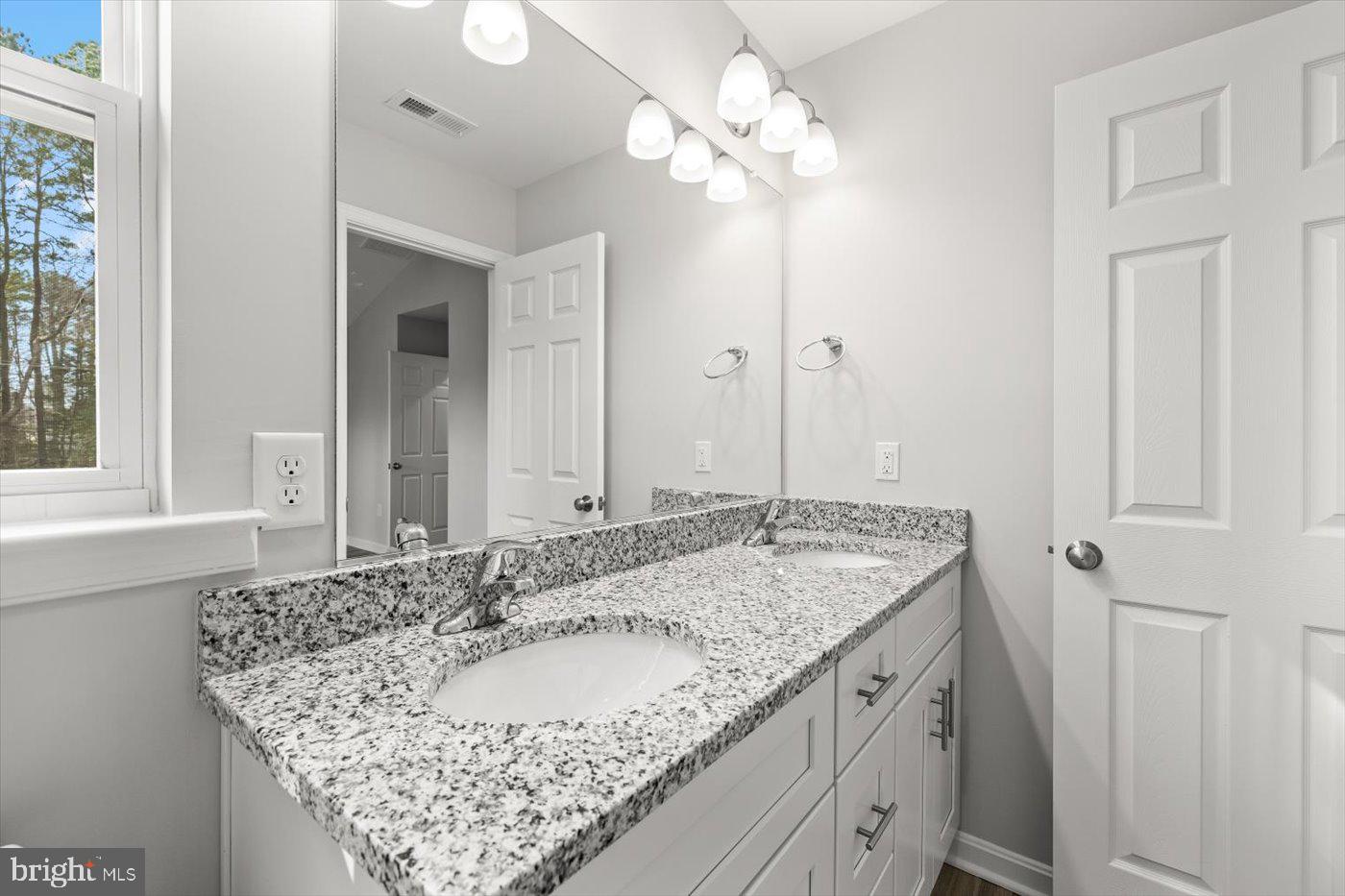 WESTMORELAND SHORES - Residential Lease