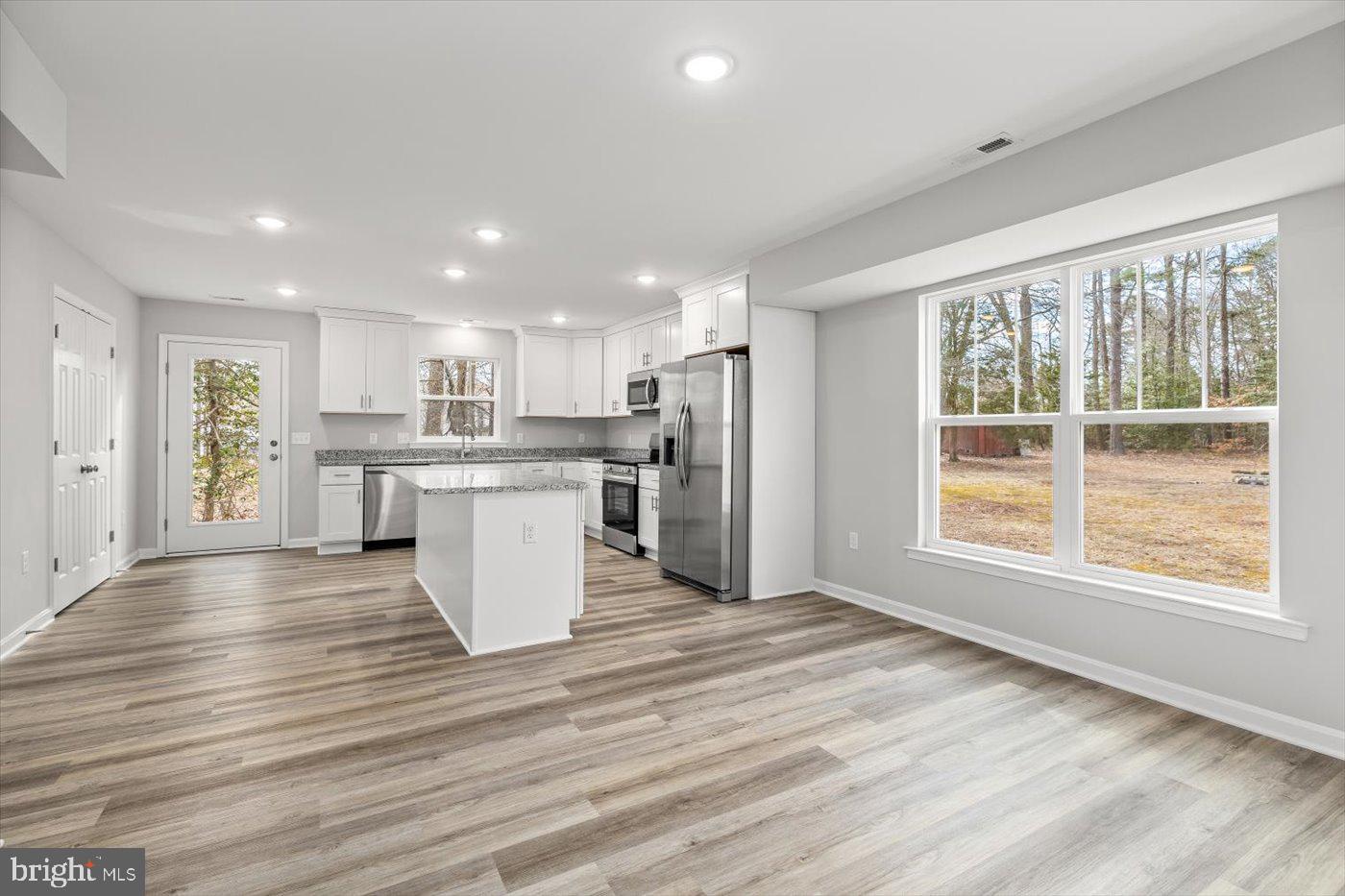 WESTMORELAND SHORES - Residential Lease