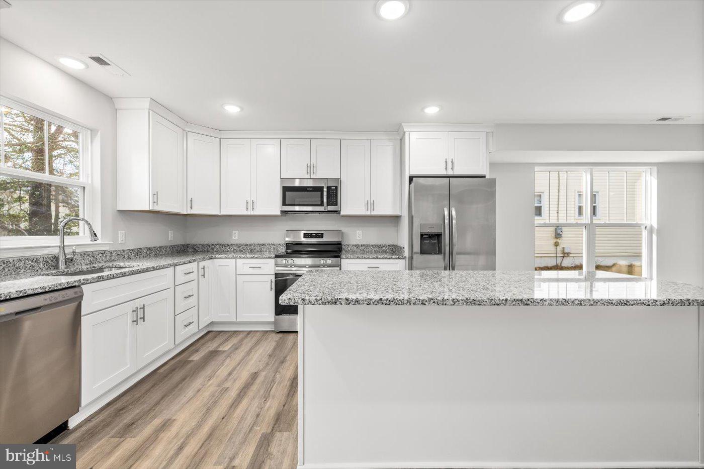 WESTMORELAND SHORES - Residential Lease