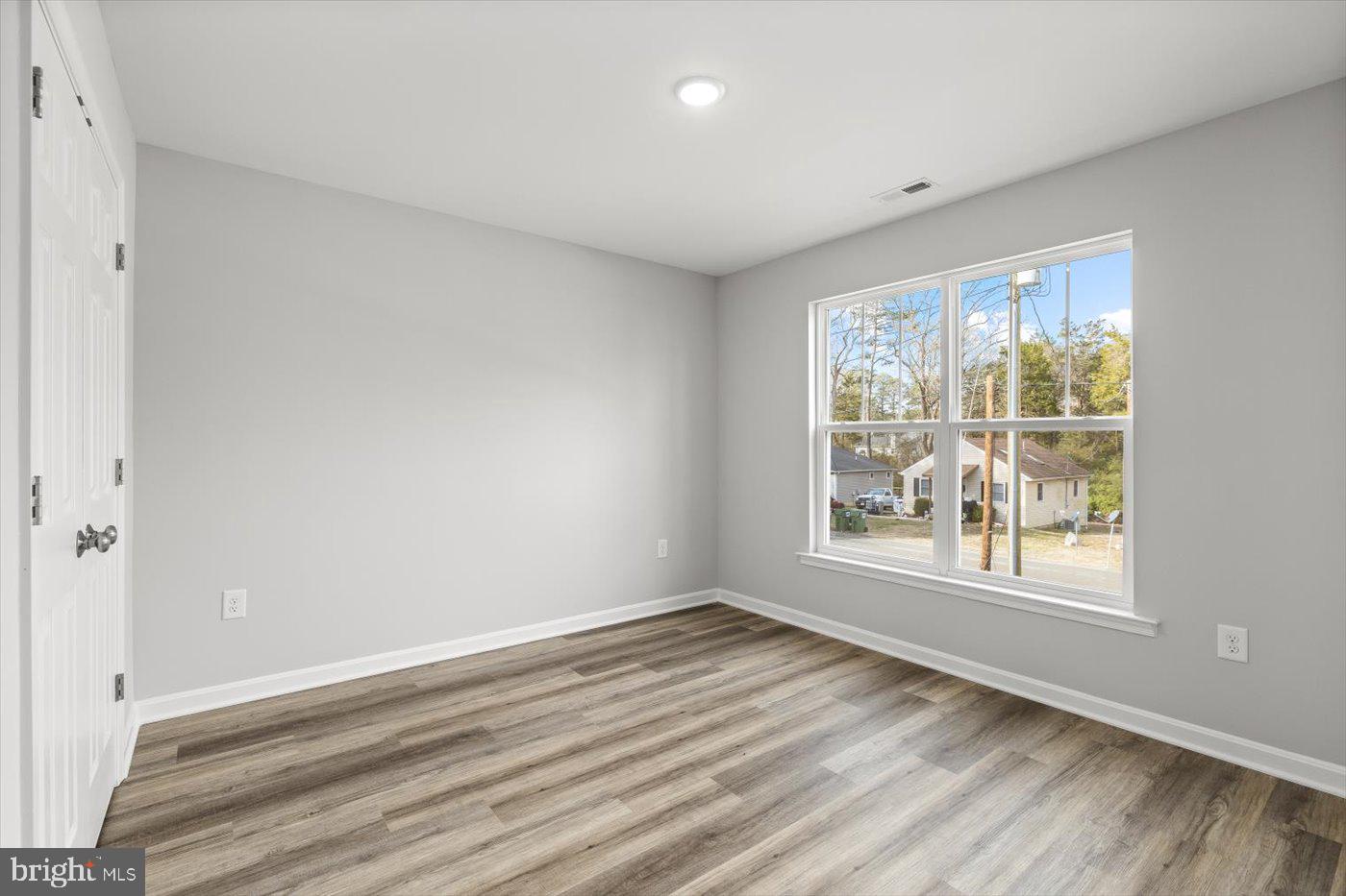 WESTMORELAND SHORES - Residential Lease