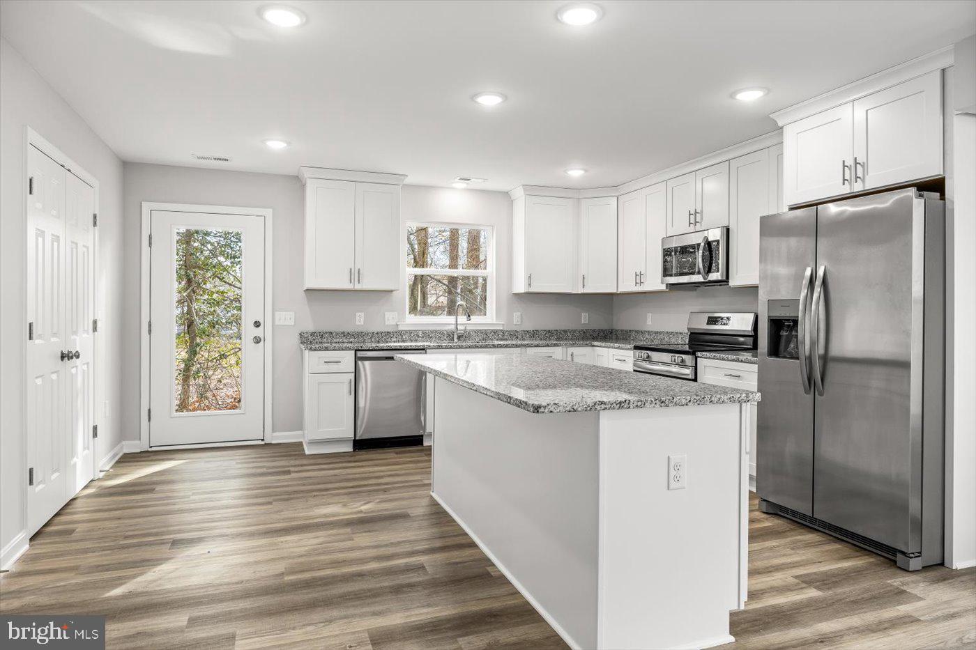 WESTMORELAND SHORES - Residential Lease