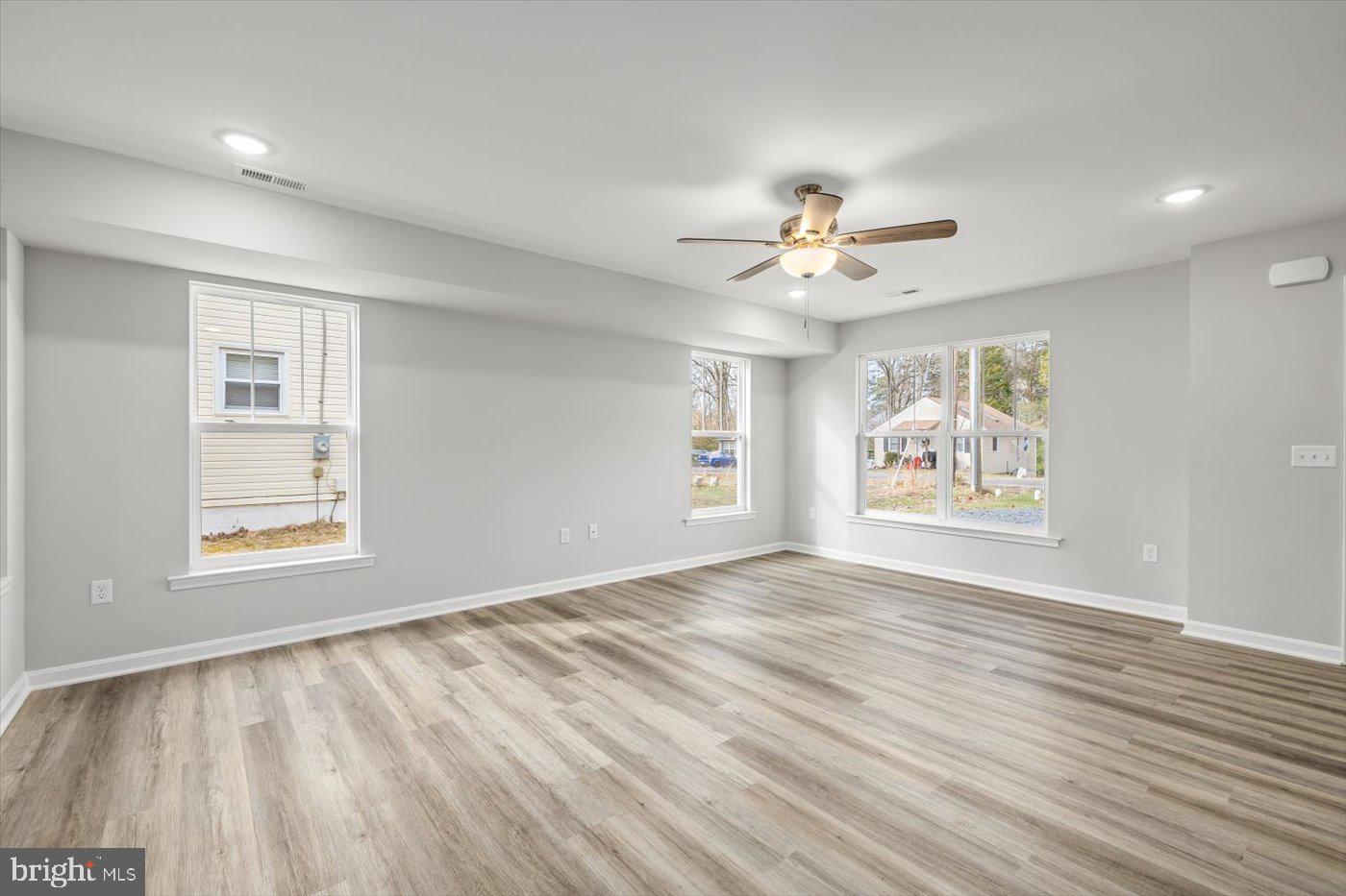 WESTMORELAND SHORES - Residential Lease