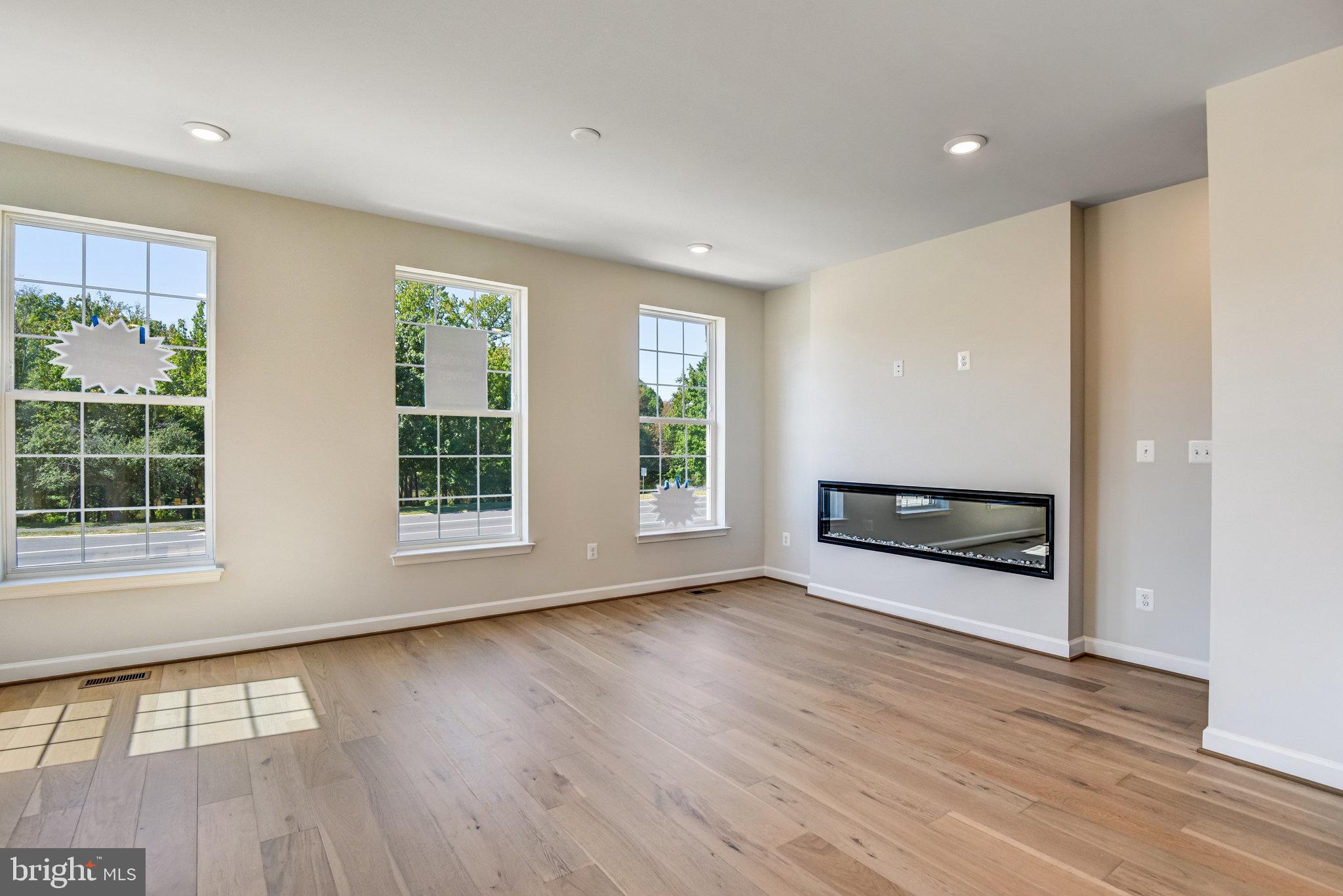 ENCLAVE AT FAIR LAKES - Residential