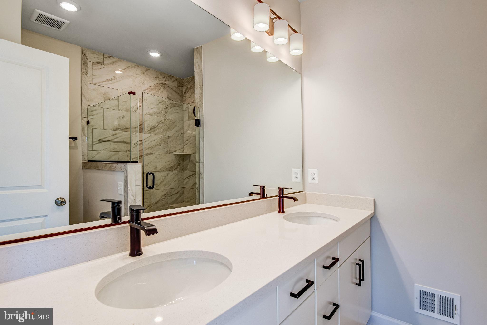 ENCLAVE AT FAIR LAKES - Residential