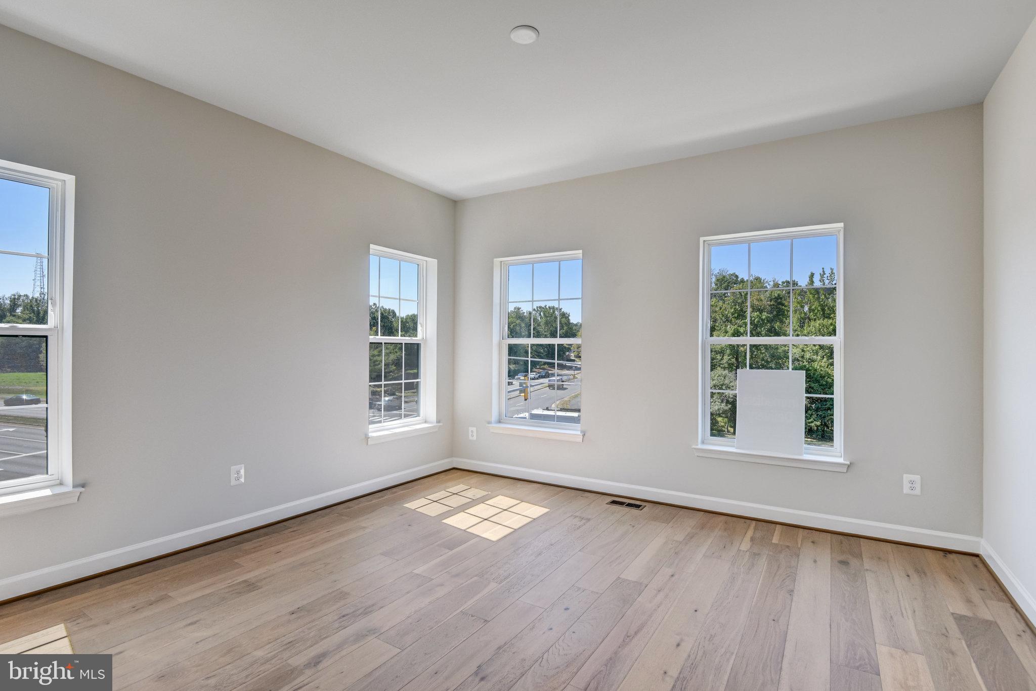 ENCLAVE AT FAIR LAKES - Residential