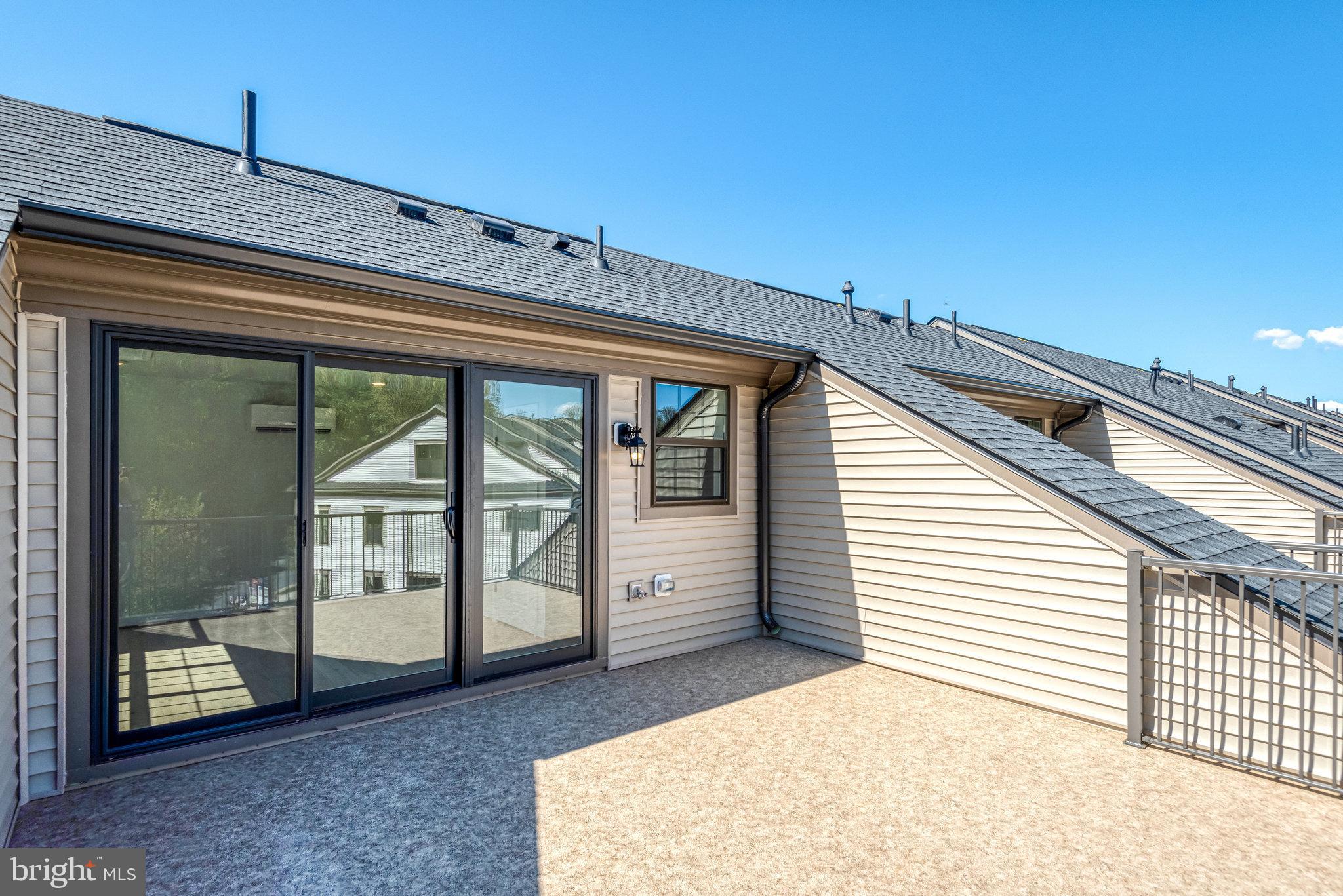 ENCLAVE AT FAIR LAKES - Residential