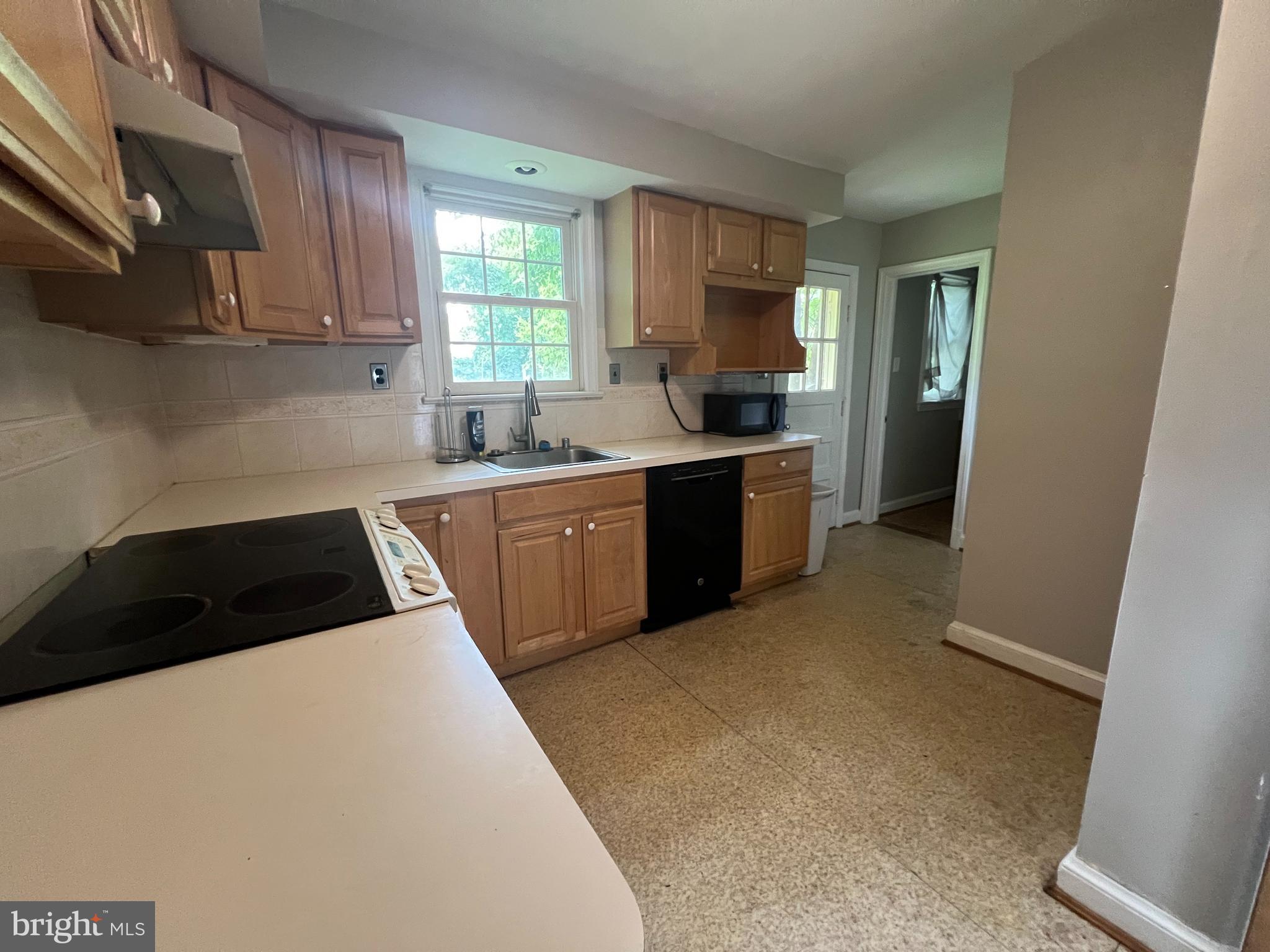 WAYCROFT - WOODLAWN - Residential Lease