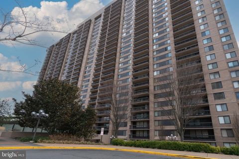 Photo of 3705 S George Mason Drive #1702S, FALLS CHURCH, VA 22041 (MLS # VAFX2290366)