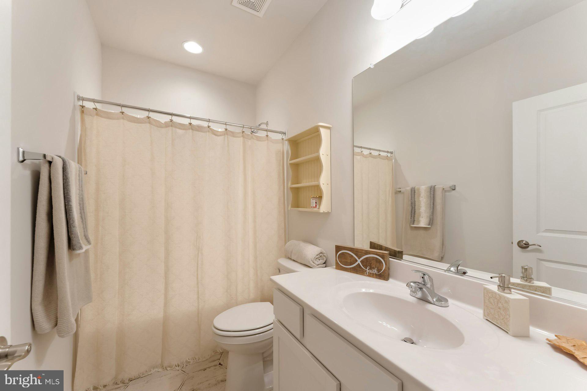 CADENCE AT LANSDOWNE - Residential